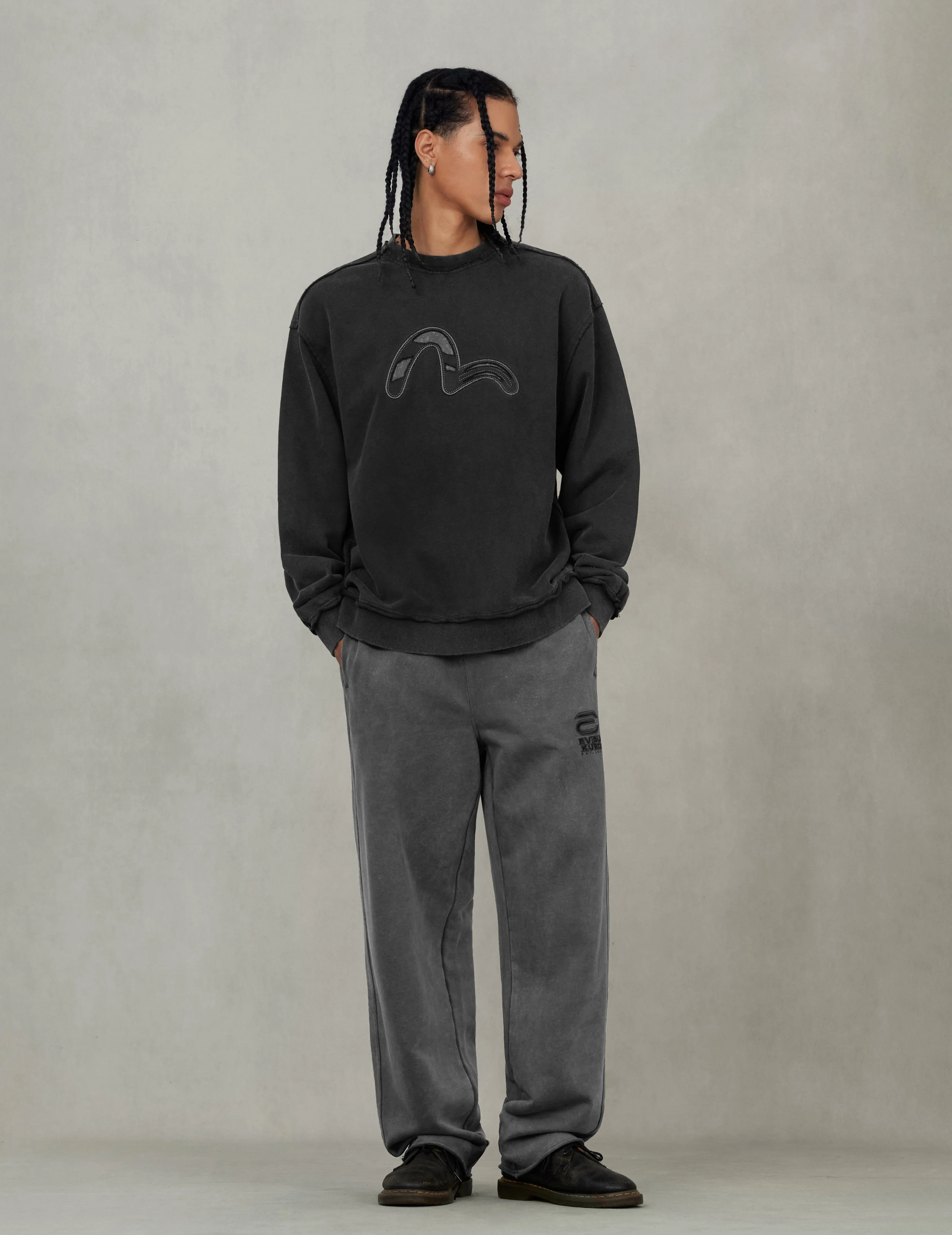 Acid-wash and Distressed Seagull Appliqué Relax Fit Sweatshirt - Image 5