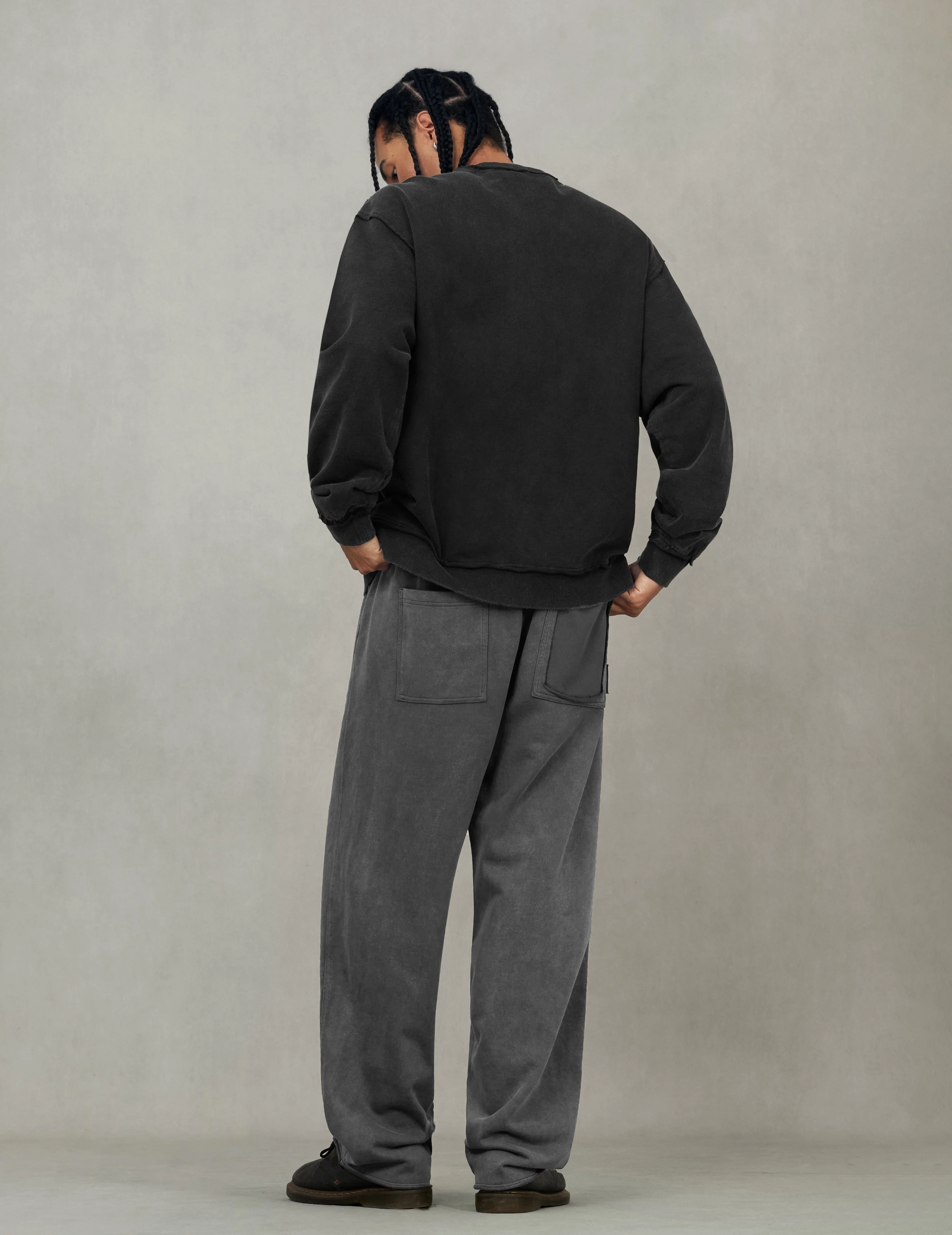 Acid-wash and Distressed Seagull Appliqué Relax Fit Sweatshirt - Image 6
