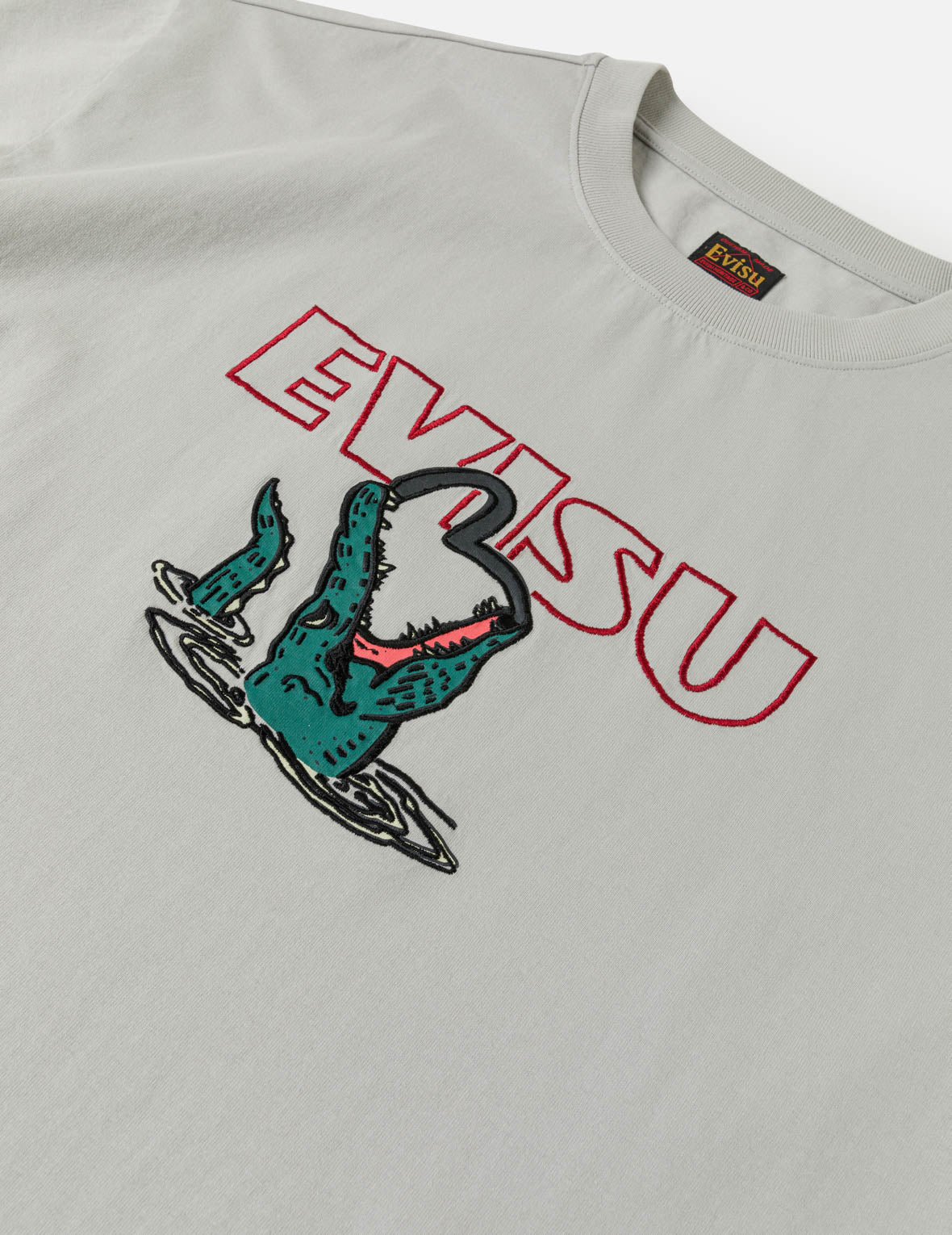 Alligator vs Seagull Outlined Embroidery T-shirt - Image 13