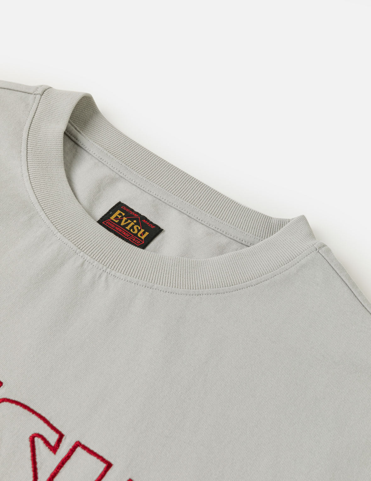 Alligator vs Seagull Outlined Embroidery T-shirt - Image 15