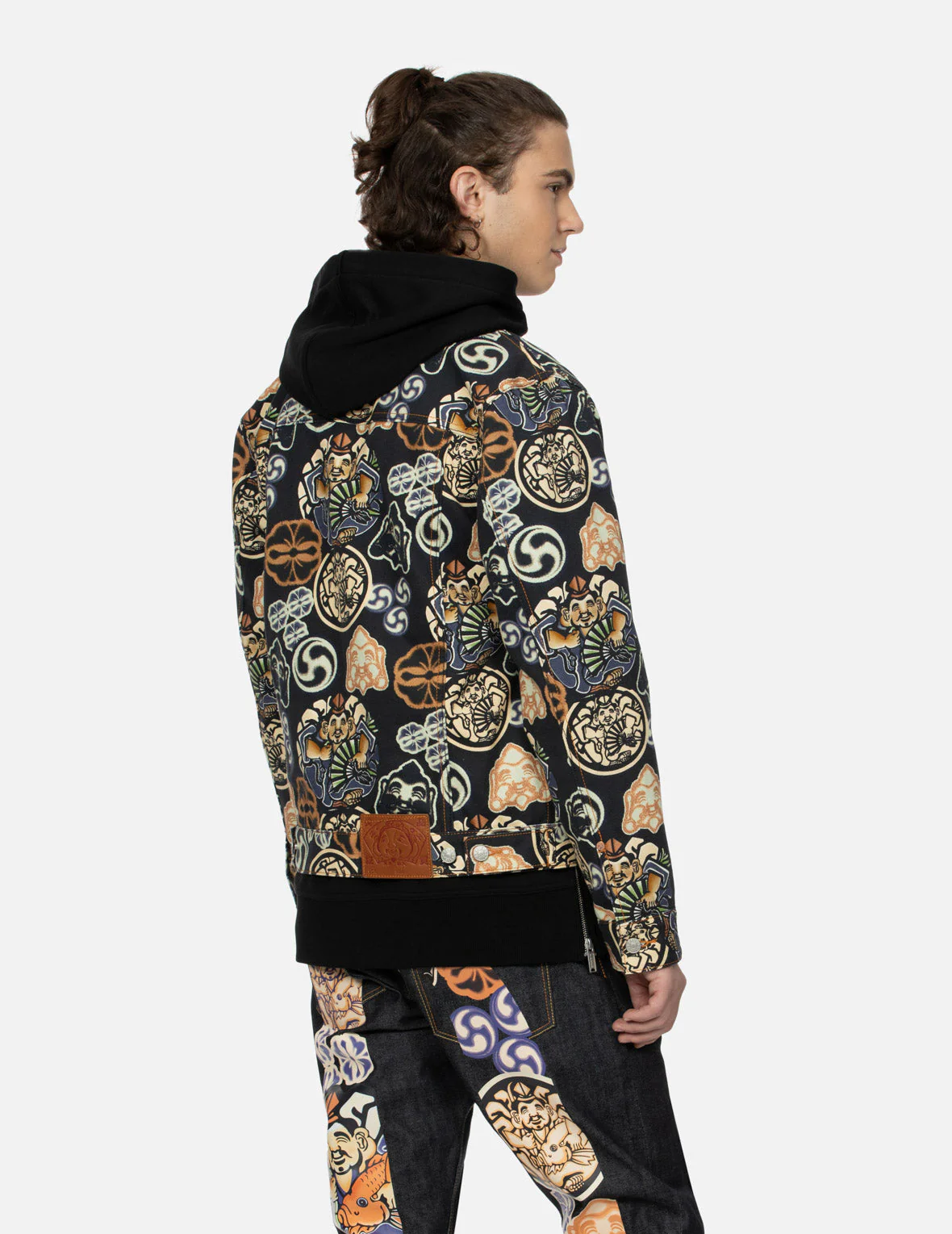 Allover Godhead and Kamon Print Regular Fit Jacket - Image 8