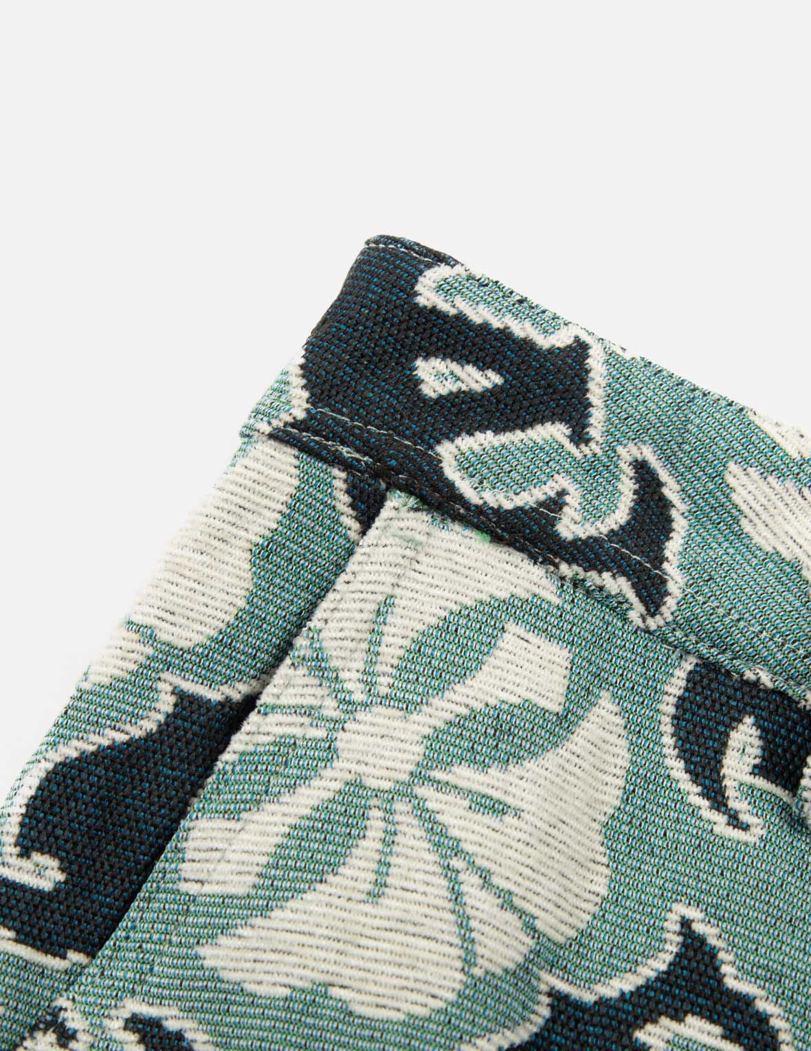 Allover Kamon and Logo Jacquard Wide Leg Tapestry Cargo Pants - Image 5