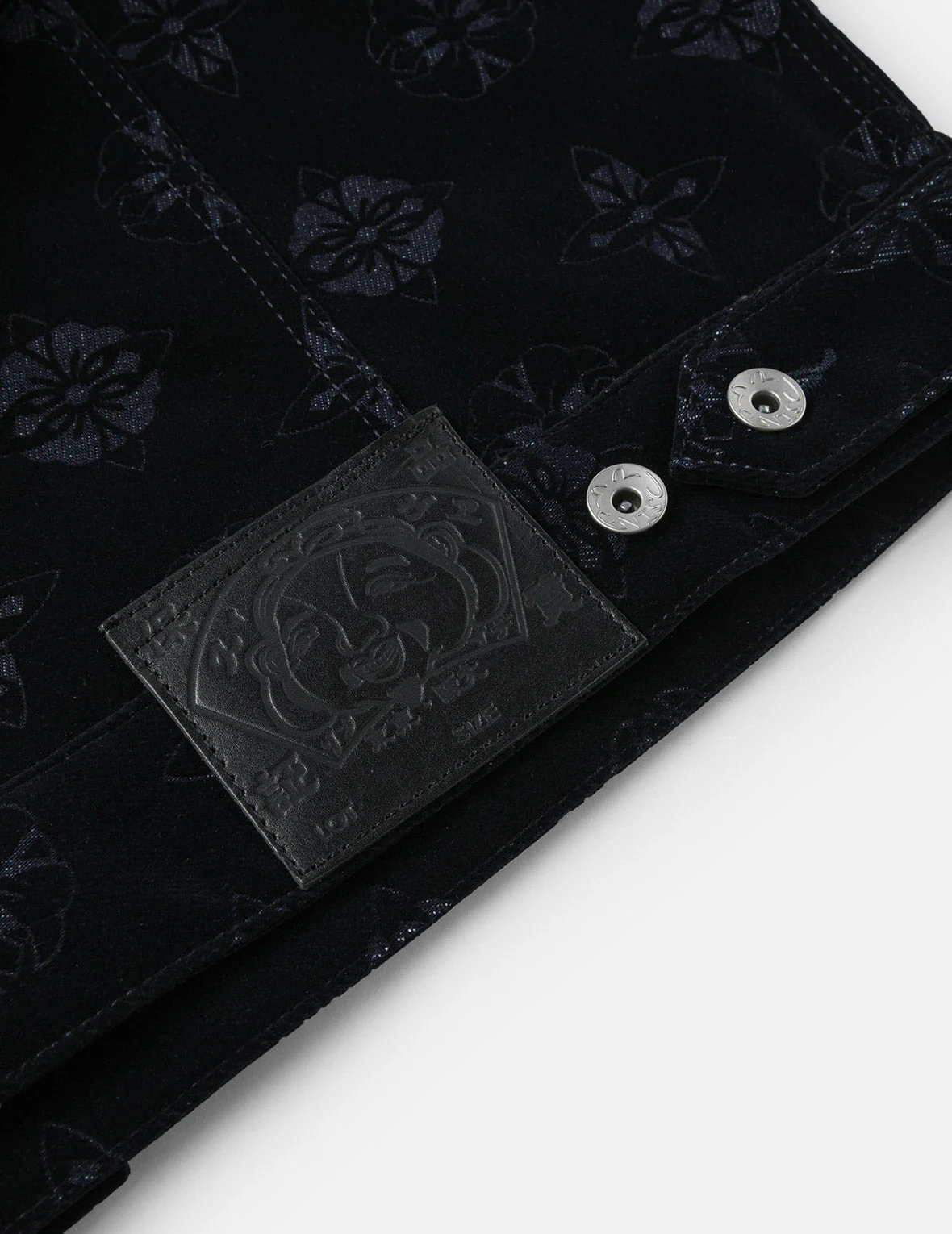 Allover Kamon Flocking Print Relax Fit Denim Jacket - Image 9