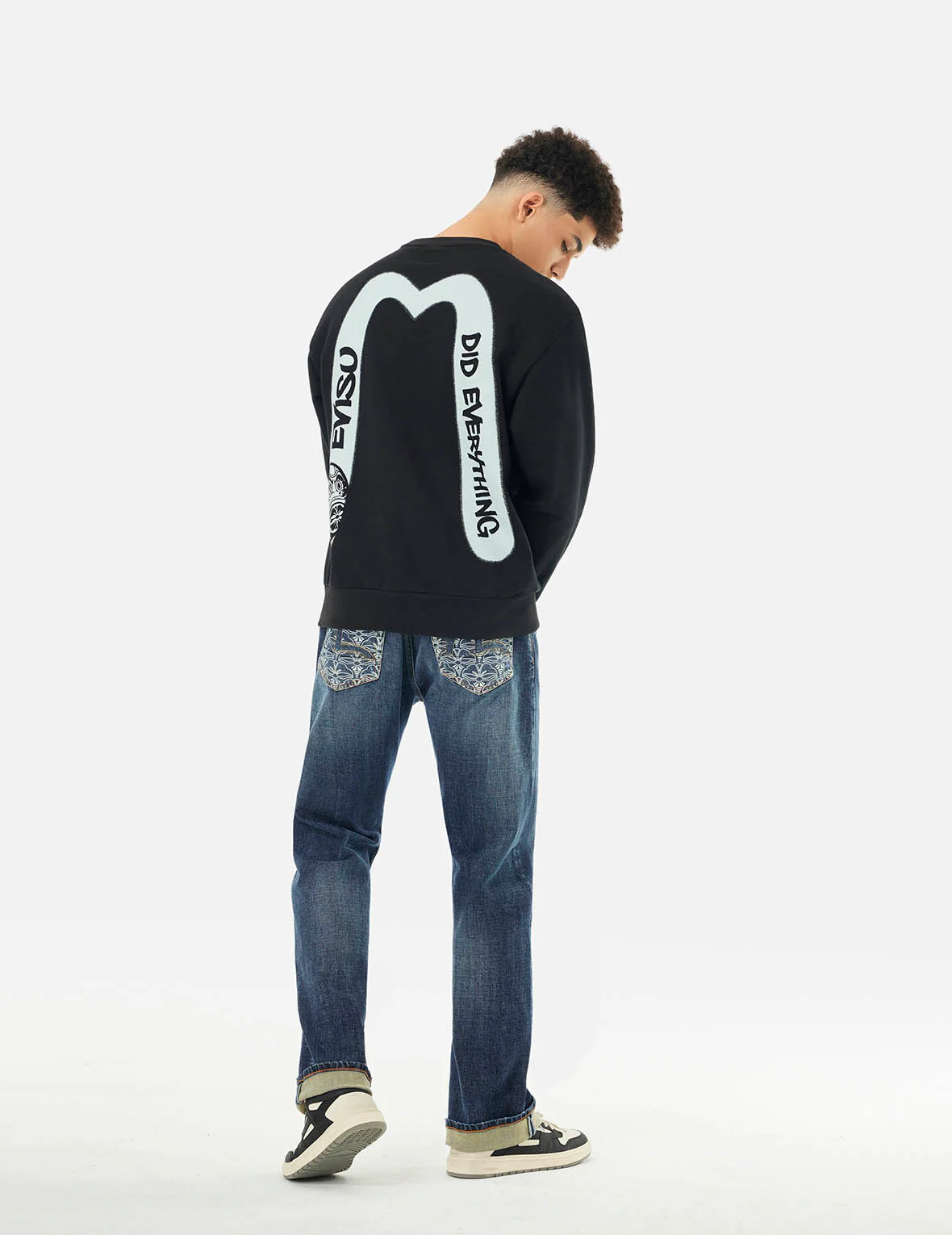 Allover Kamon Print and Seagull Embroidery pockets Fashion Fit Jeans - Image 3