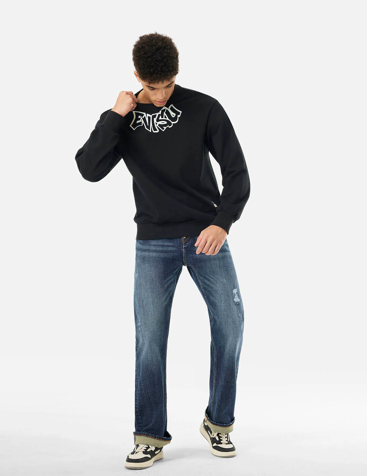Allover Kamon Print and Seagull Embroidery pockets Fashion Fit Jeans - Image 4