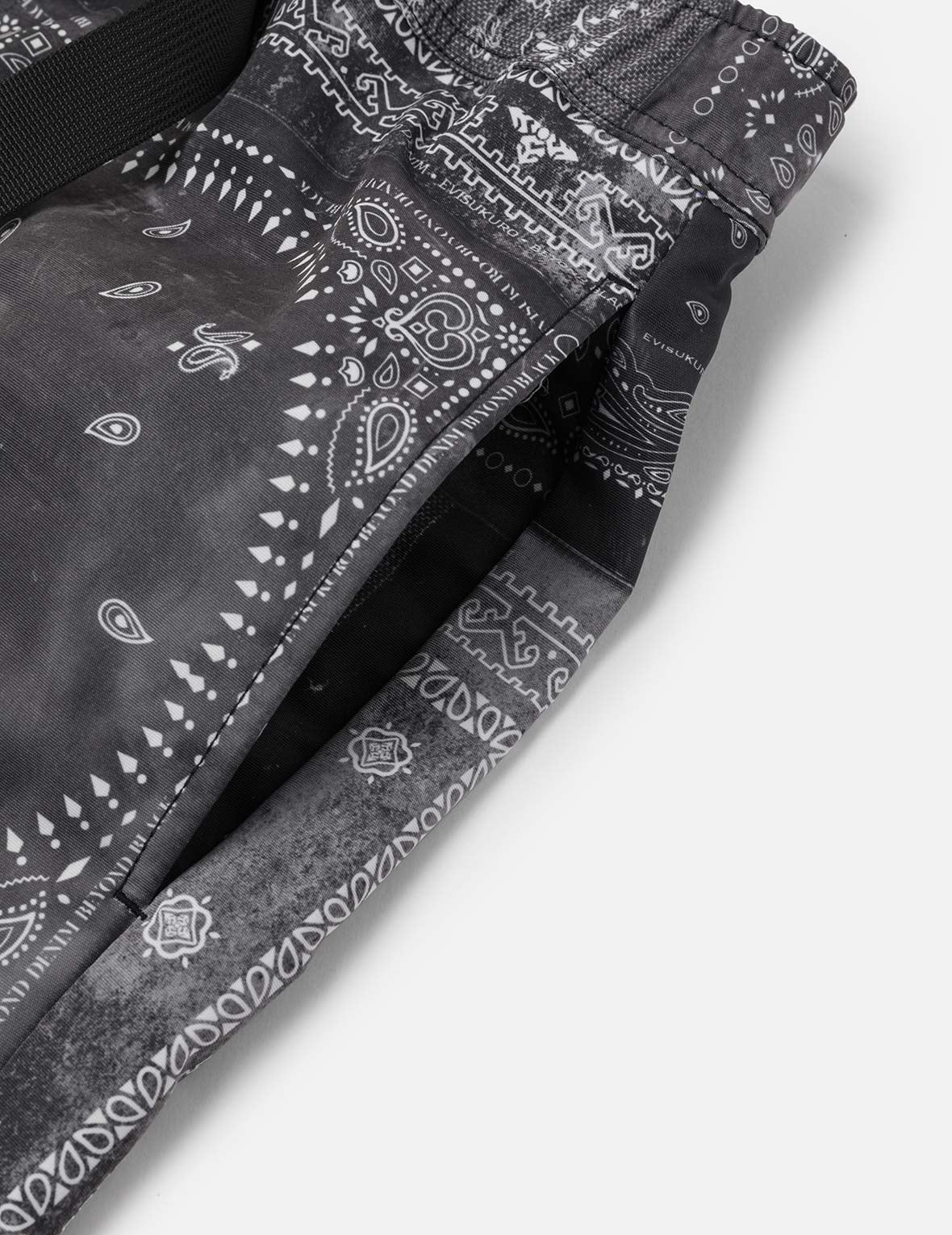 Allover Paisley Print Relax Fit Cargo Shorts - Image 12