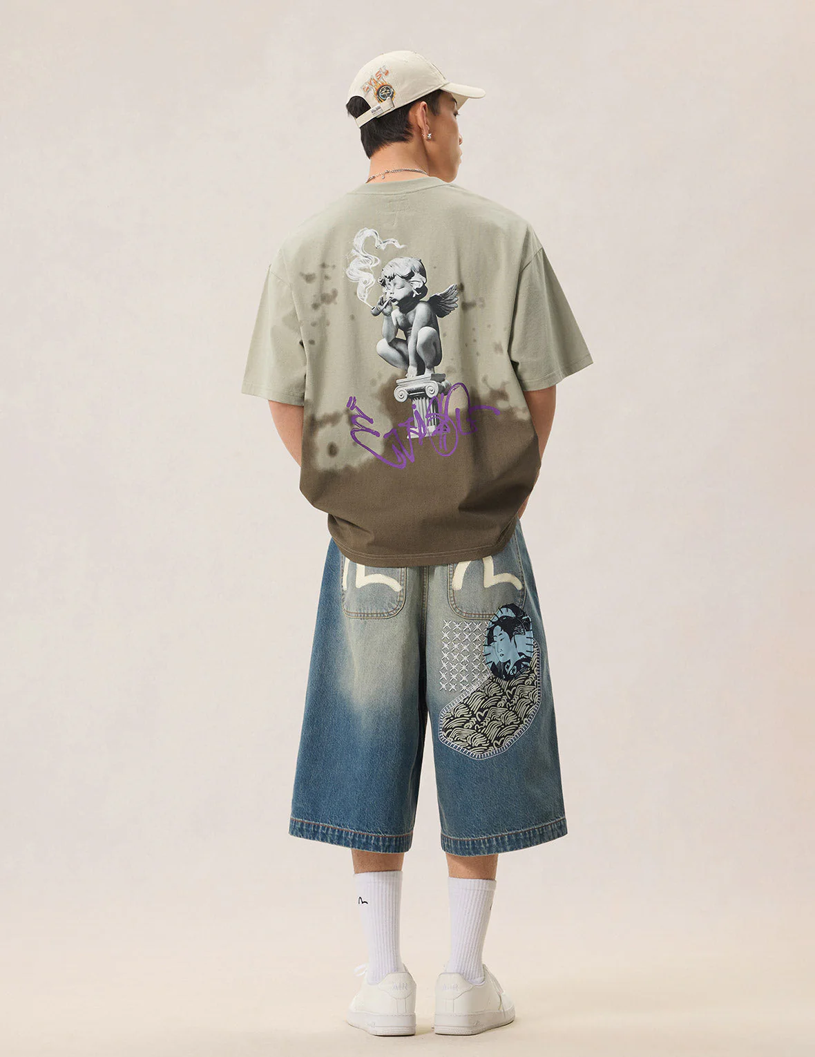 Baby Angel and Graffiti Print Dip-Dye T-shirt - Image 11