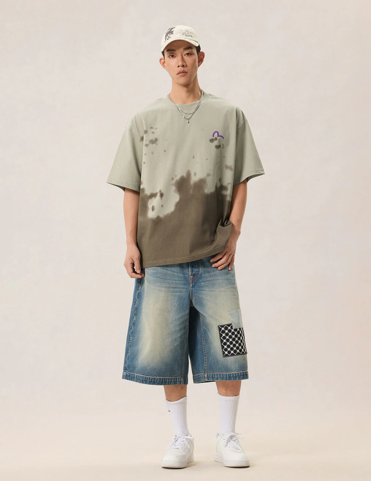 Baby Angel and Graffiti Print Dip-Dye T-shirt - Image 9