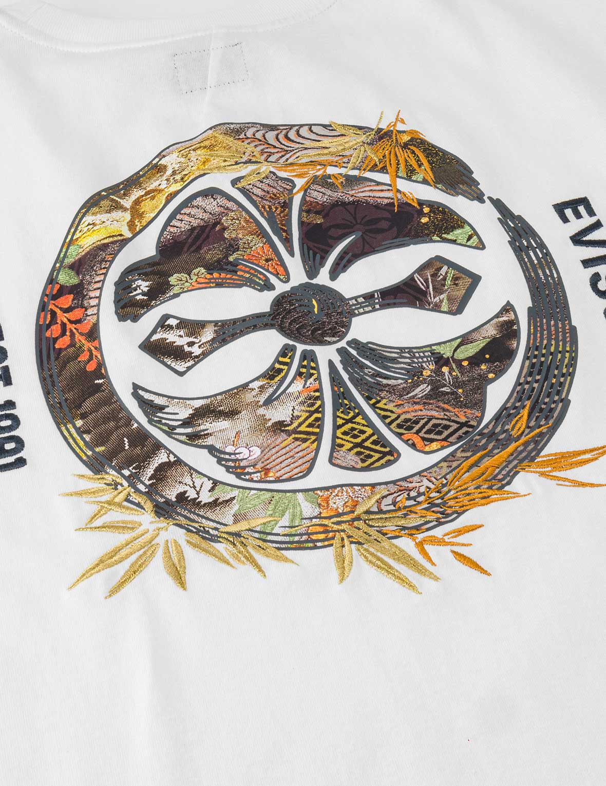 Bamboo Embroidery Scenic Kamon T-shirt - Image 14
