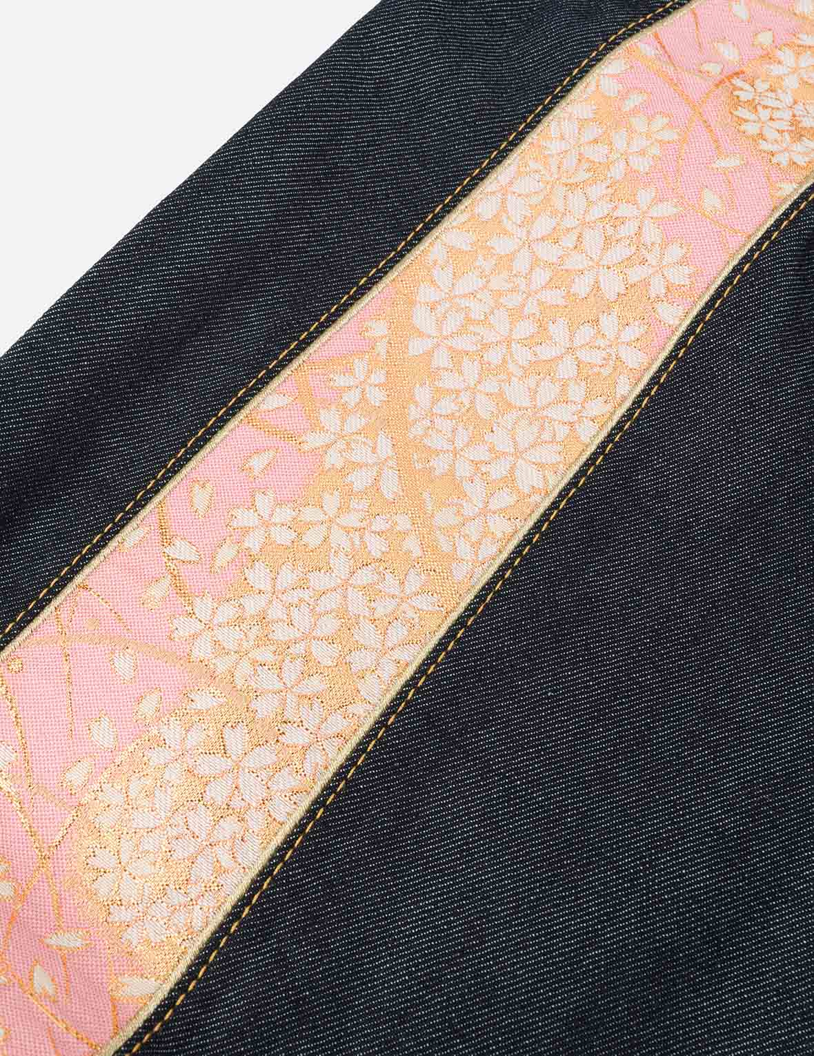 Brocade Inserted Daicock Embroidery Relax Fit Jeans - Image 10