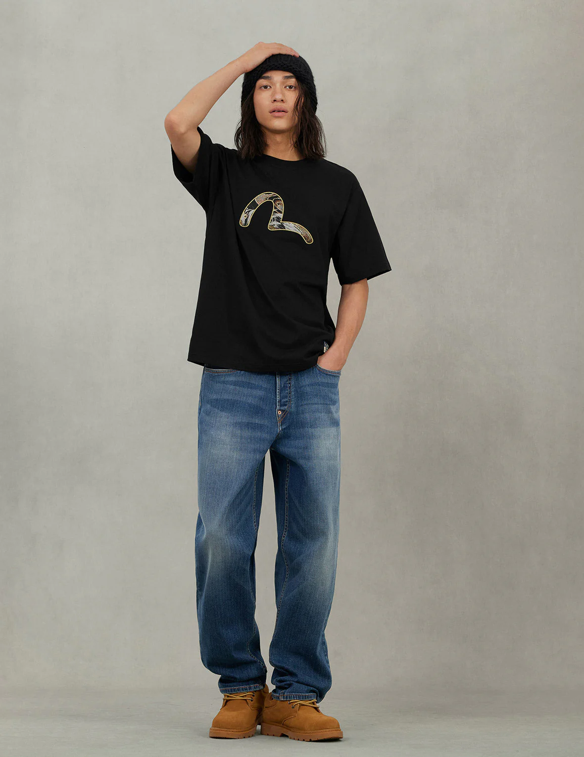 Brocade Seagull Appliqué Regular Fit Short Sleeves T-shirt - Image 10