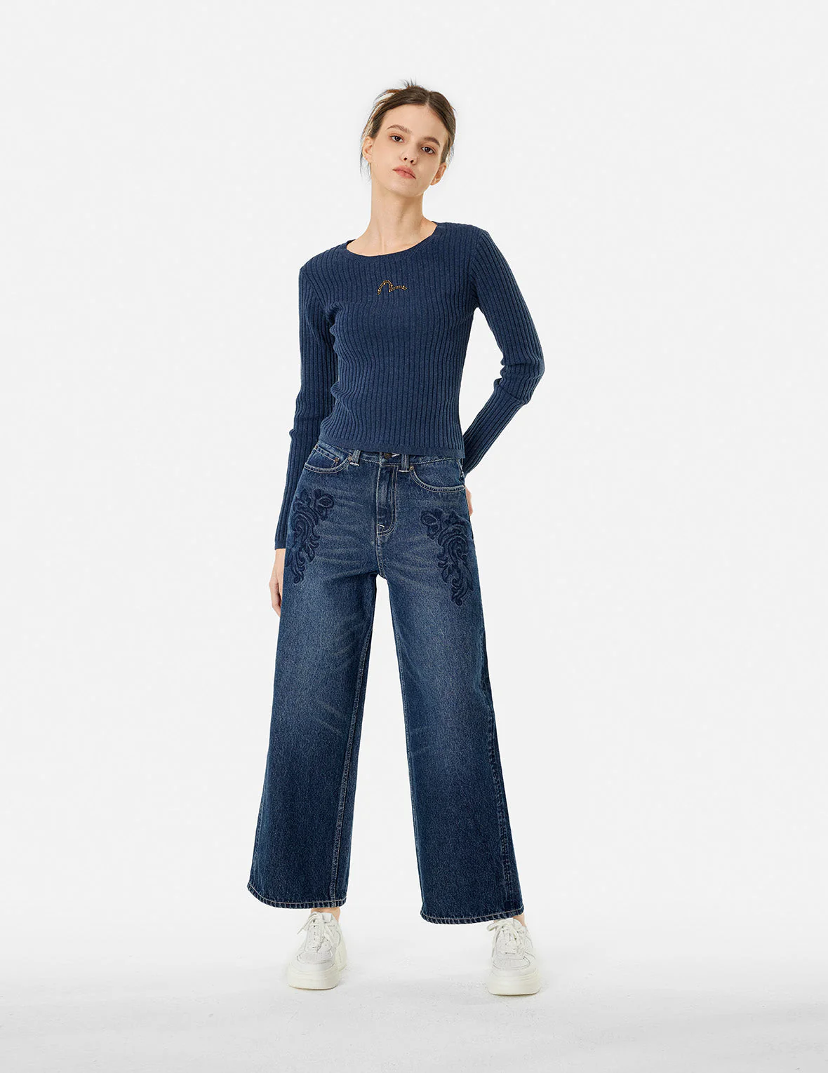 Butterfly and Seagull Embroidery Wide-leg Jeans - Image 3