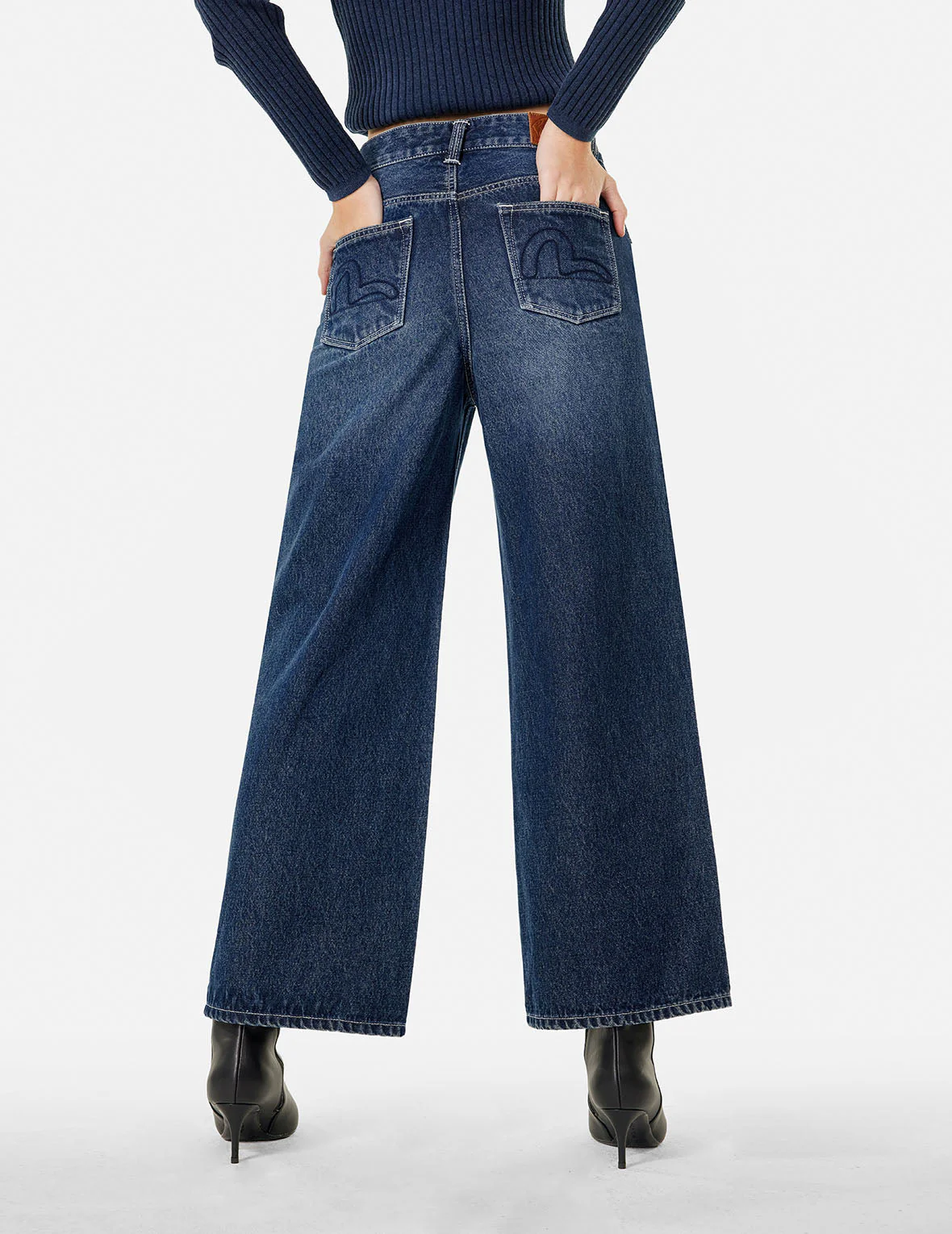 Butterfly and Seagull Embroidery Wide-leg Jeans - Image 8