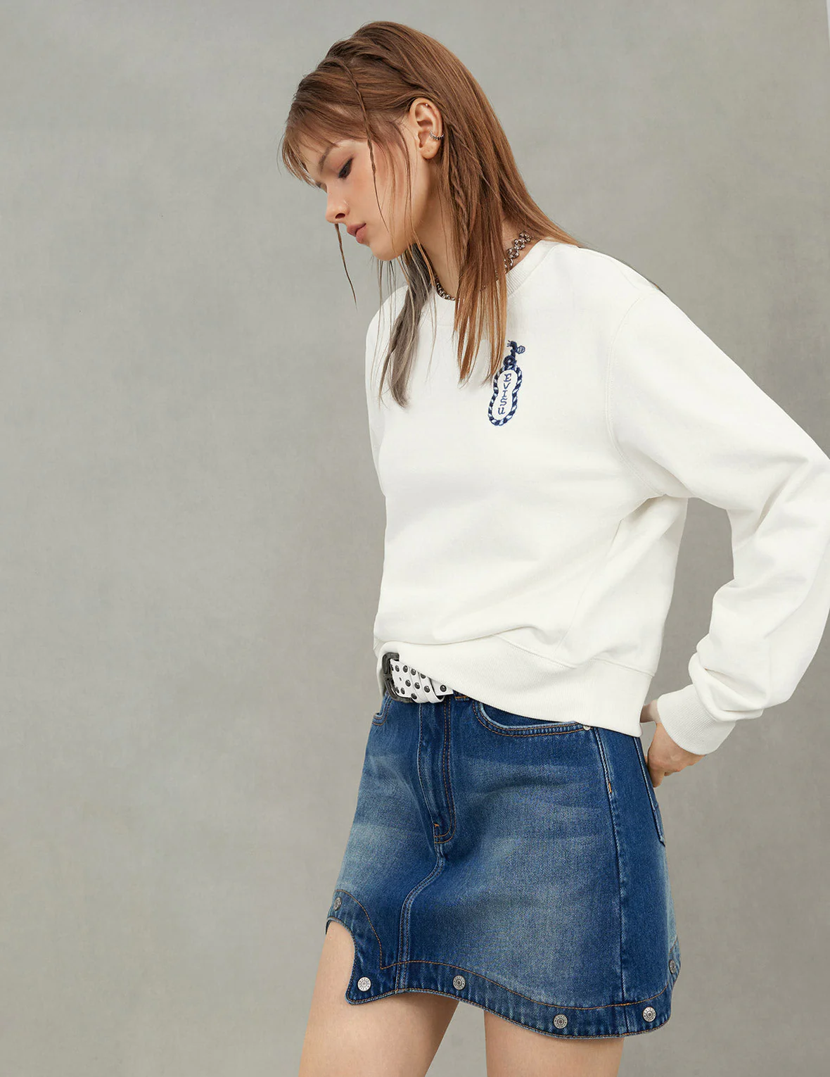 Cat and Logo Embroidery Regular Fit Sweatshirt - Image 13