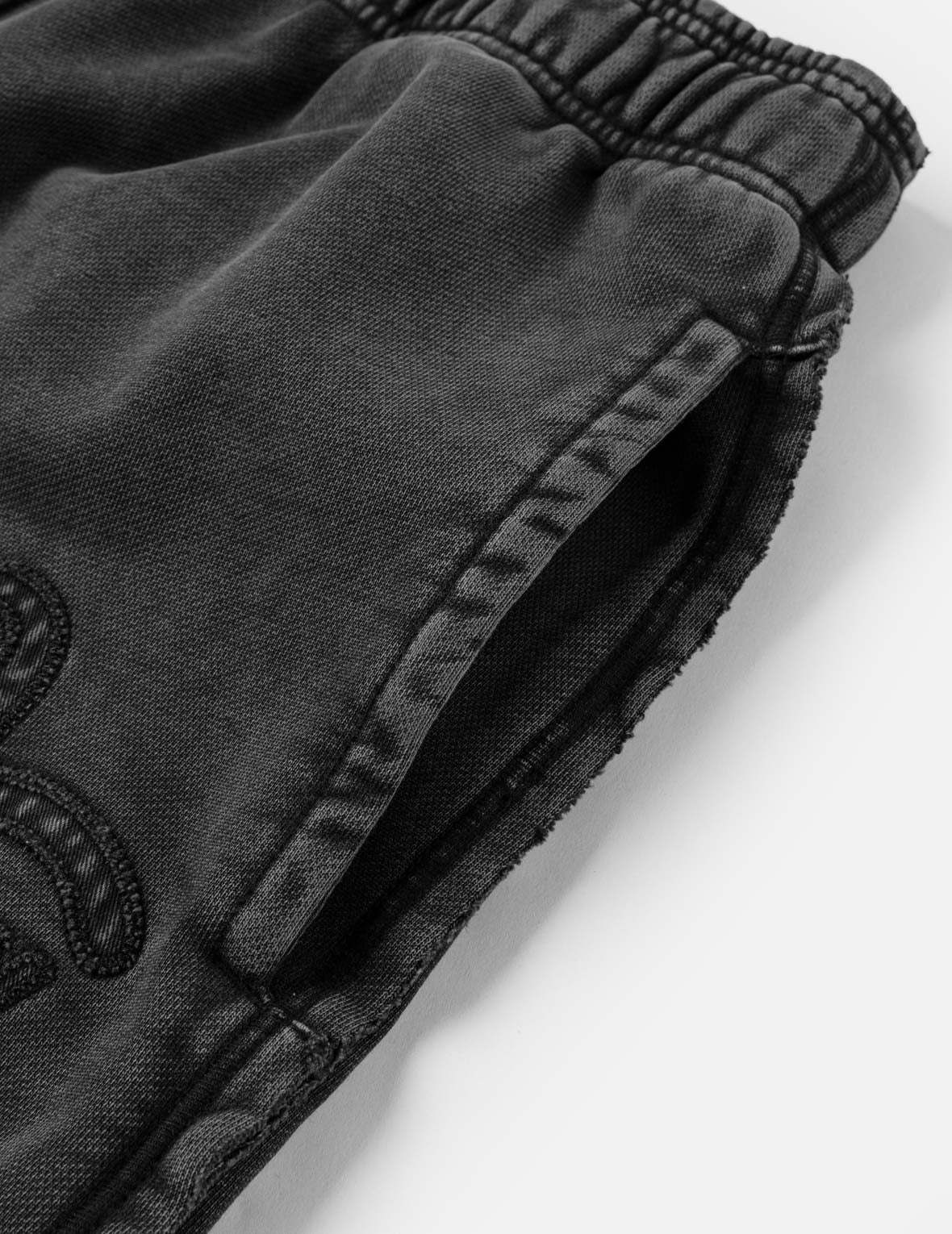Chain Stitch Seagull Heavy Washed Sweatshorts - Image 19