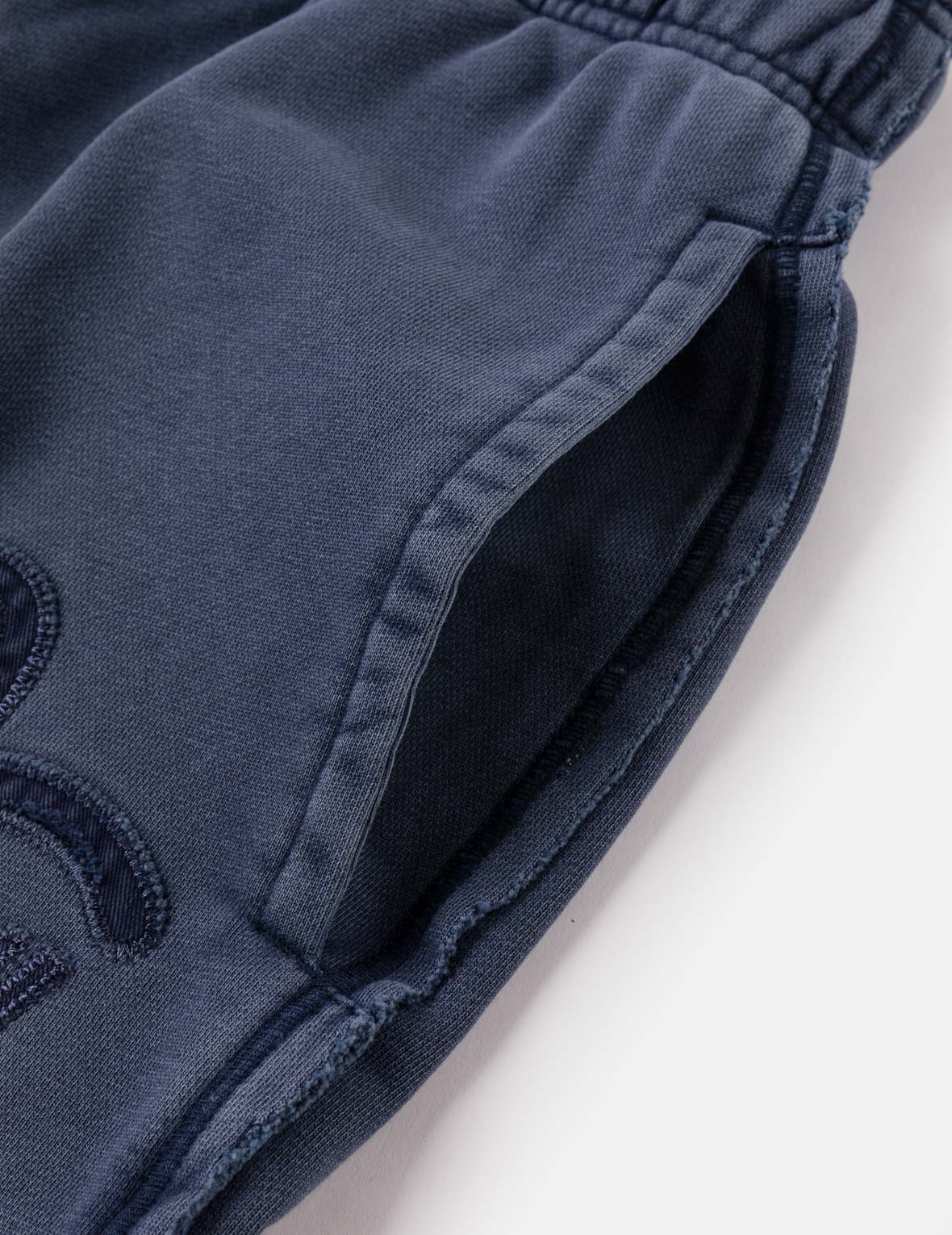 Chain Stitch Seagull Heavy Washed Sweatshorts - Image 20