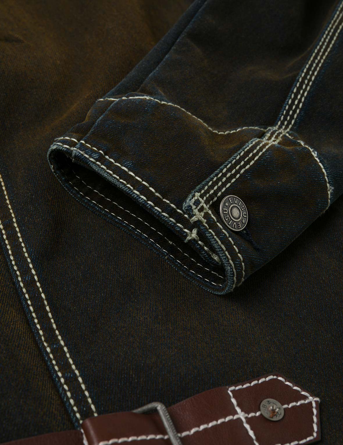 Contrast Stitch Design and Kamon Leather Label Regular Fit Denim Jacket - Image 12