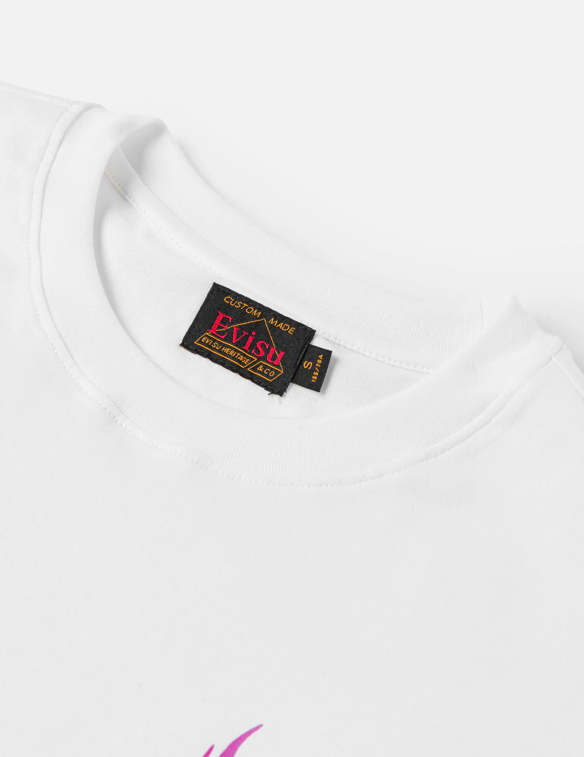 Devil-heart-shaped Seagull Emboss T-shirt - Image 15