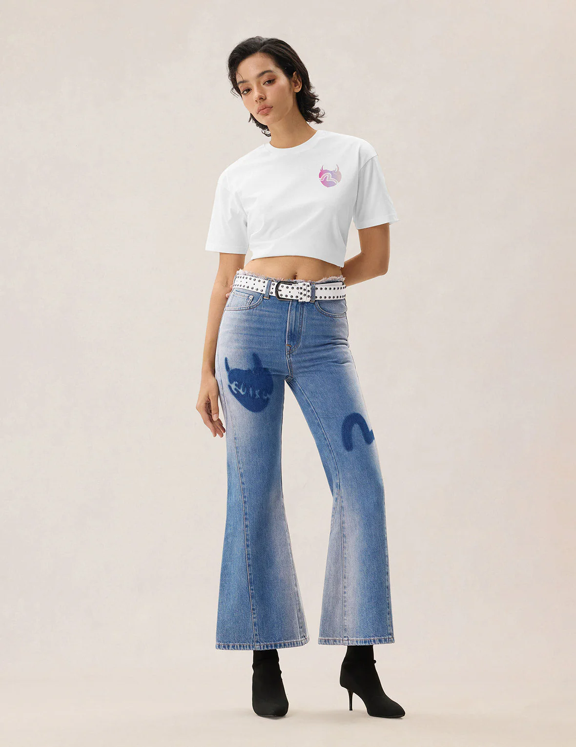 Devil-heart-shaped Seagull Emboss T-shirt - Image 9