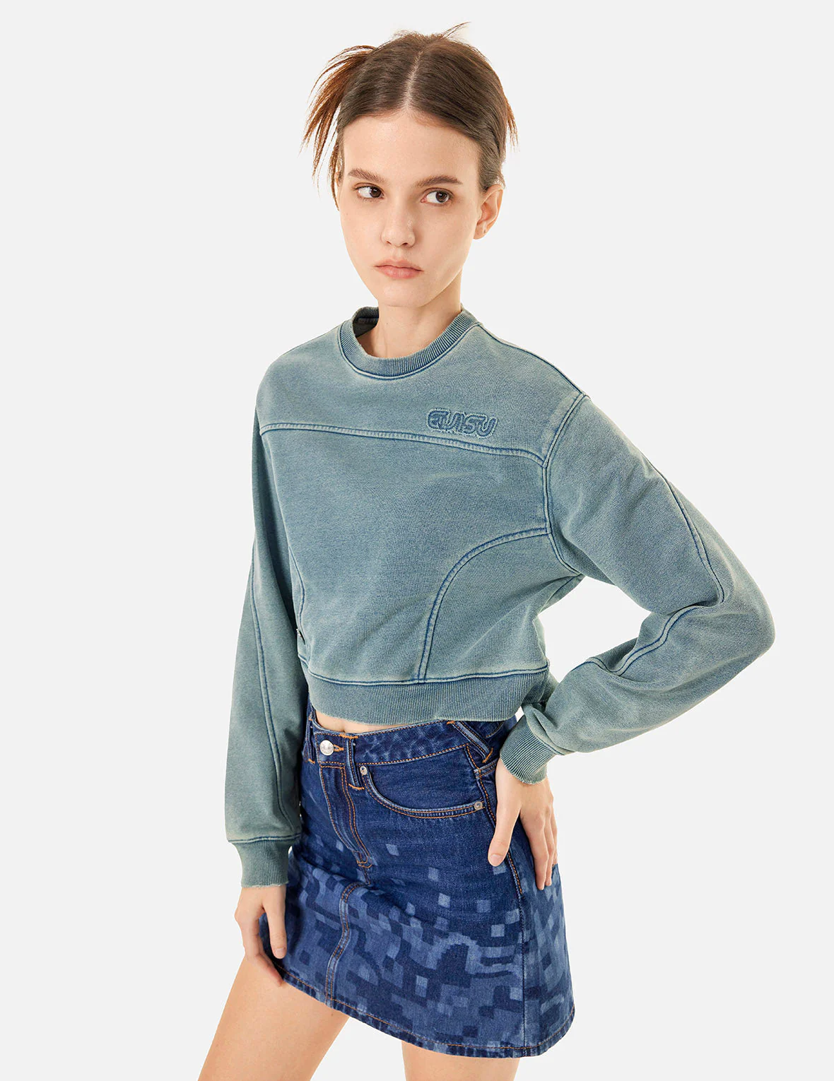 Distressed Appliqué Embroidery Washed Fashion Fit Cropped Sweatshirt - Image 6
