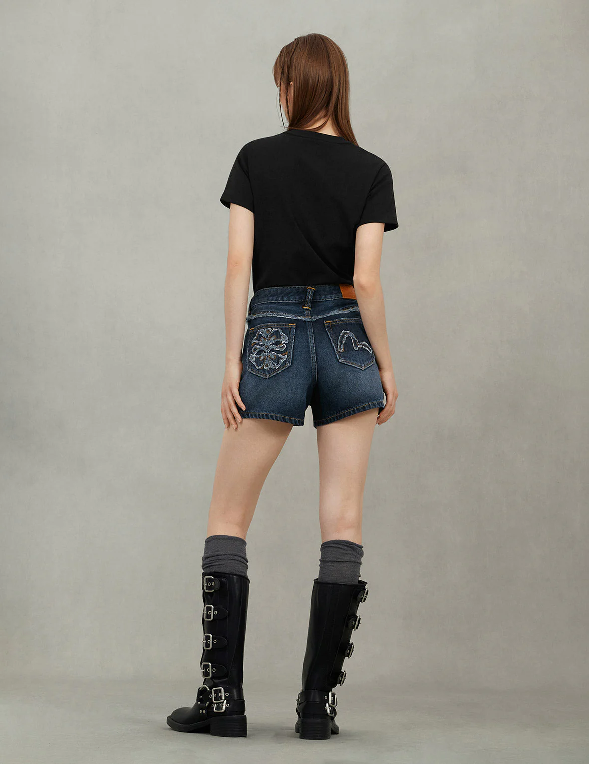 Distressed Kamon and Seagull Appliqué Embroidery Fashion Fit Denim Shorts - Image 6
