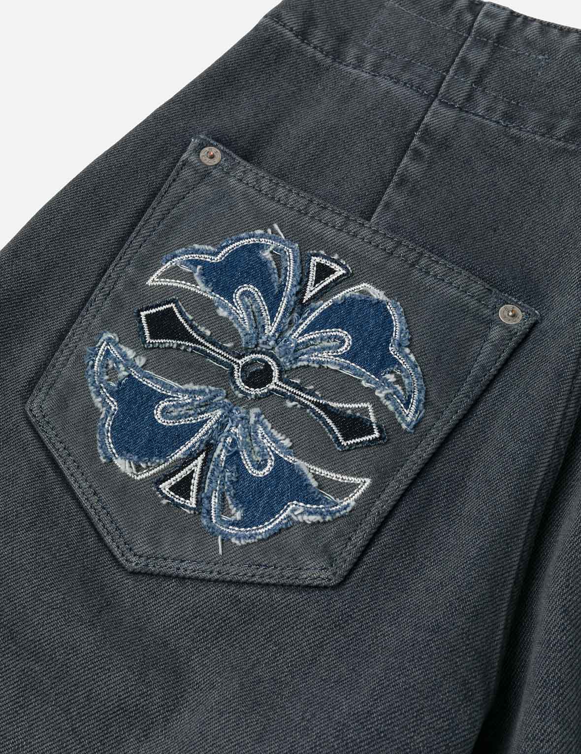 Distressed Kamon Appliqué Embroidery Balloon Fit Jeans - Image 7