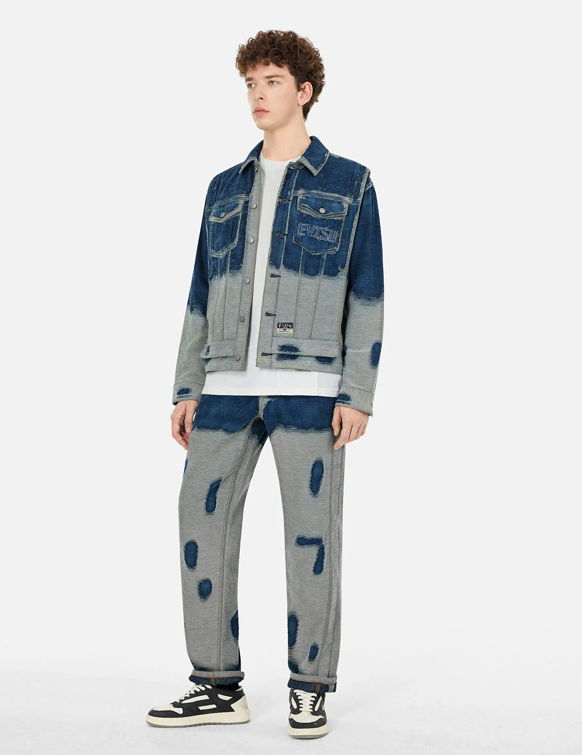 Distressed Seagull Embroidery Fashion Fit Denim Jeans - Image 3