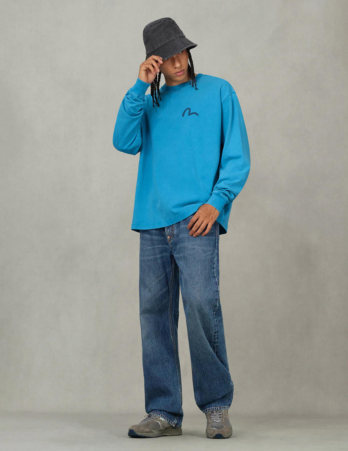 Distressed Seagull Print Regular Fit Denim Jeans - Image 10