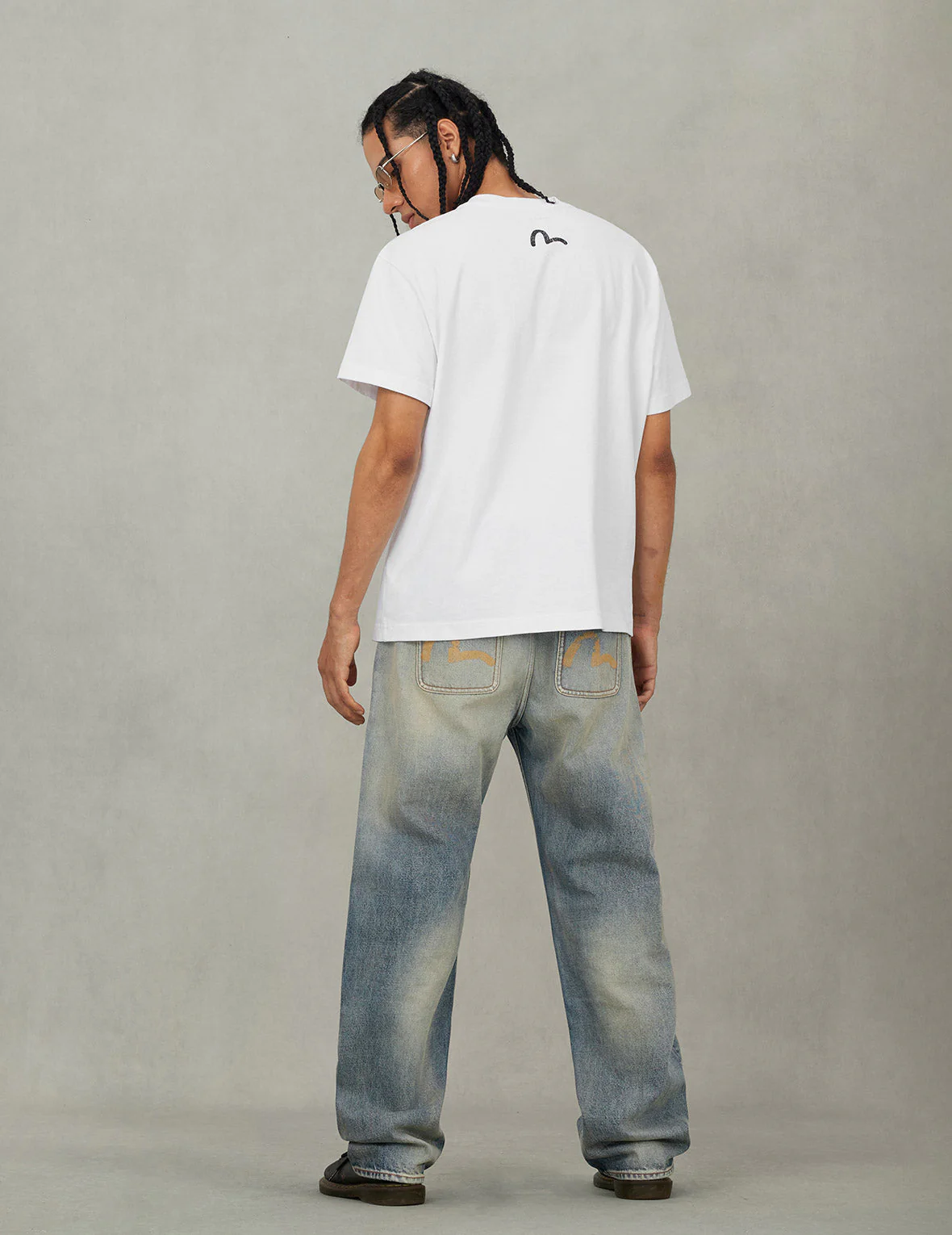 Distressed Seagull Print Regular Fit Denim Jeans - Image 11