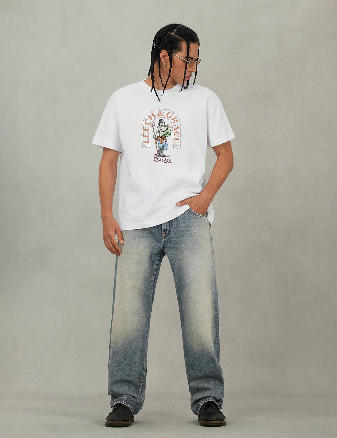 Distressed Seagull Print Regular Fit Denim Jeans - Image 9