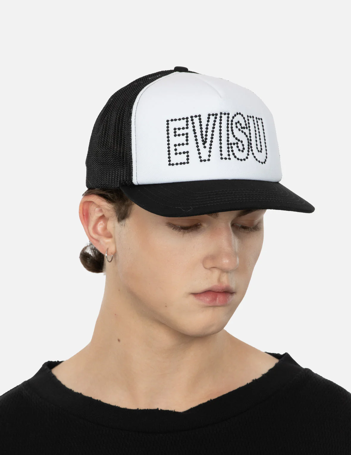 Dotted Logo embroidery Tucker Hat - Image 4