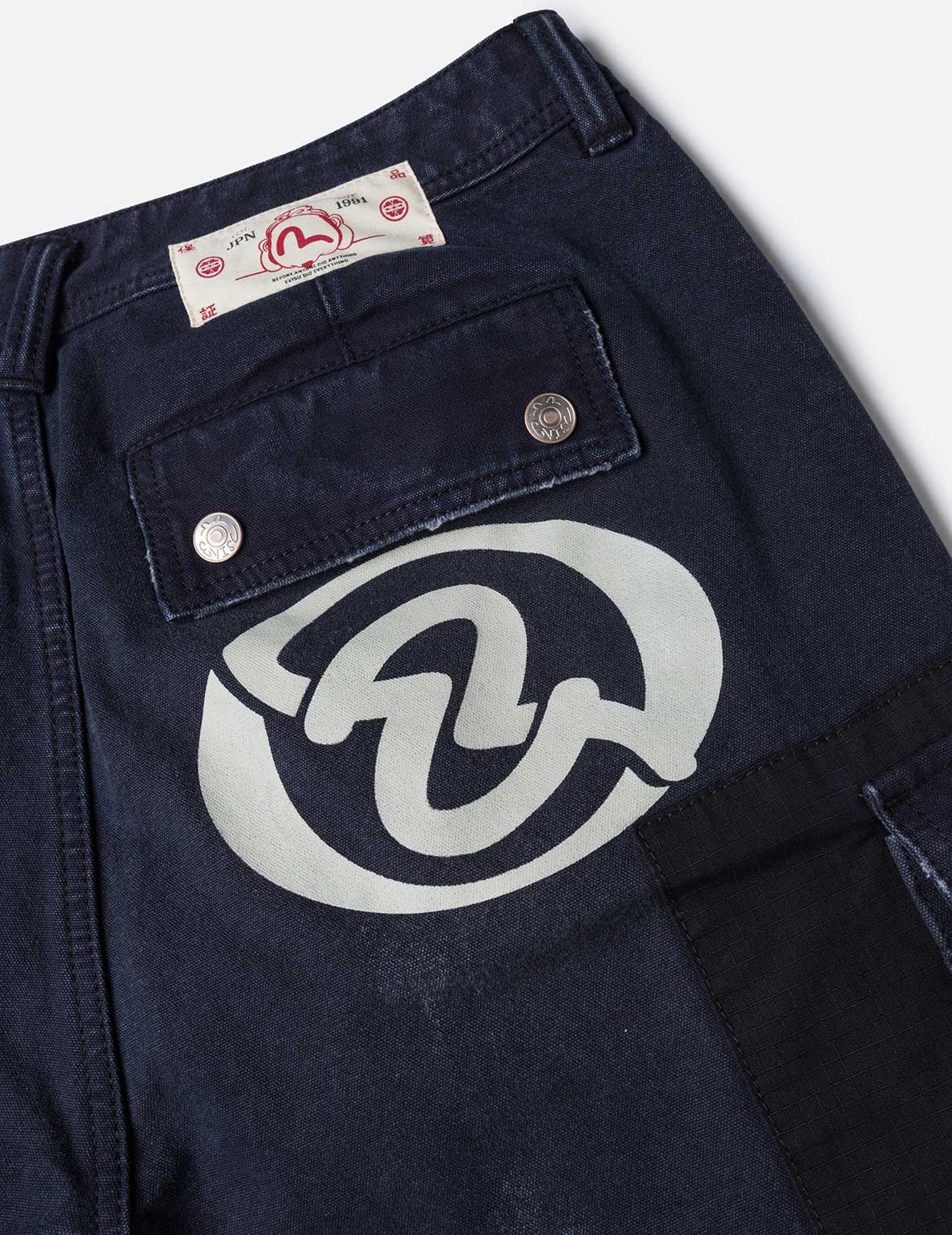 Dual Seagull Print Loose Fit Washed Woven Cargo Joggers - Image 13