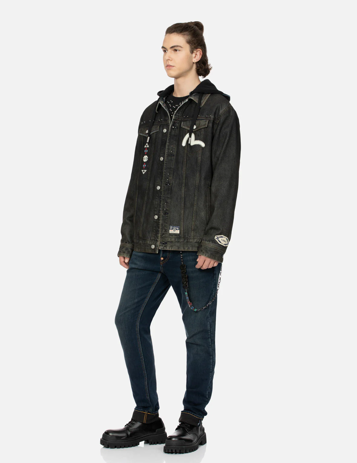 Ethnic-inspired Wheel of Wisdom Print and Embroidery Relax Fit Denim Jacket - Image 4