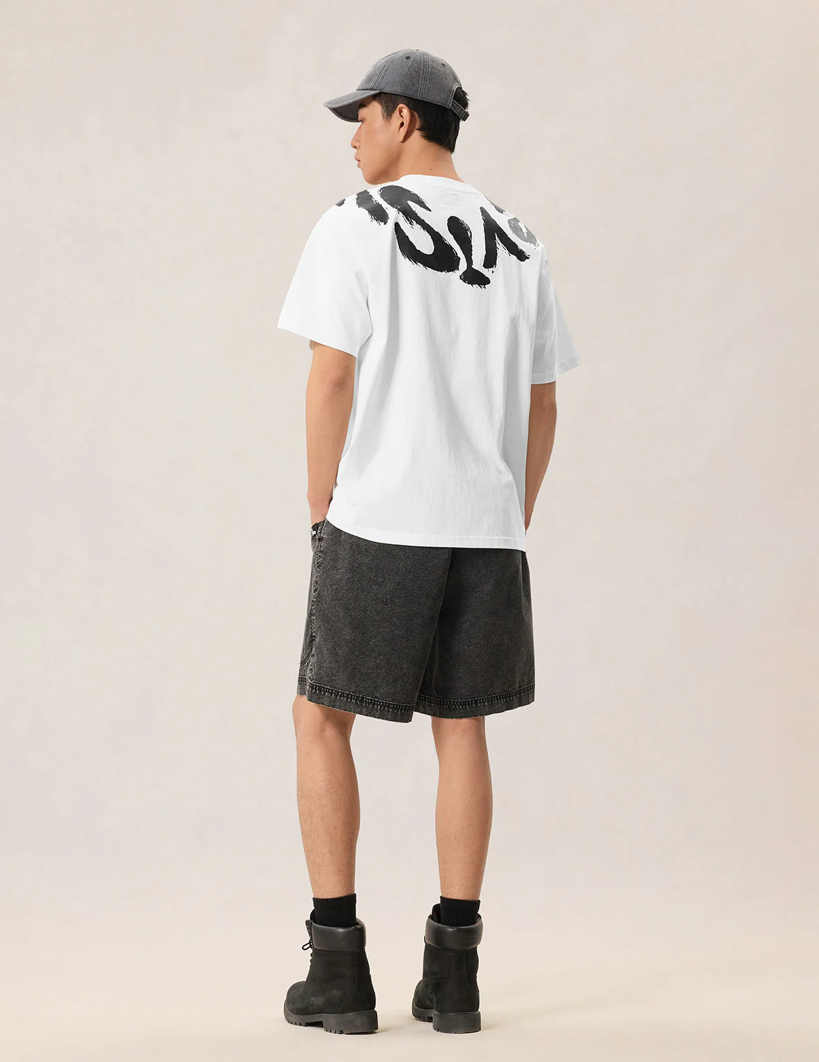 EVISU Brushstroke Cross-shoulder Logo T-Shirt - Image 10