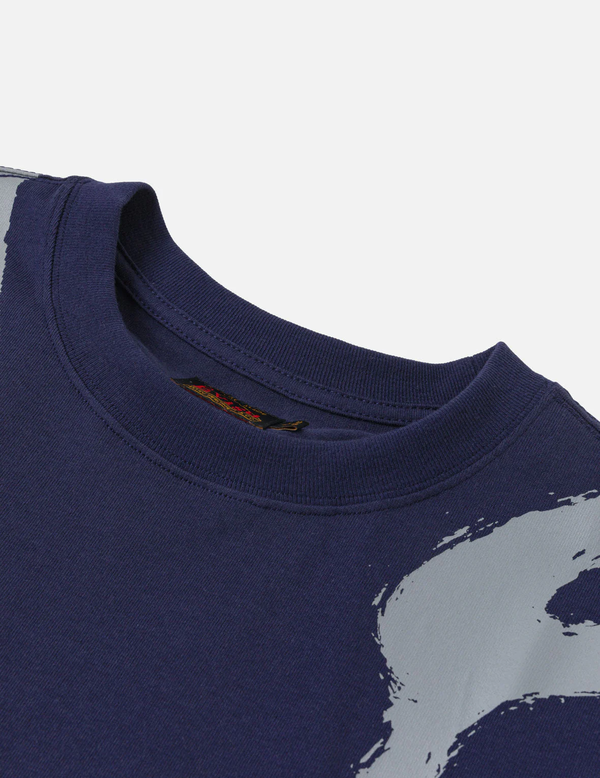 EVISU Brushstroke Cross-shoulder Logo T-Shirt - Image 17