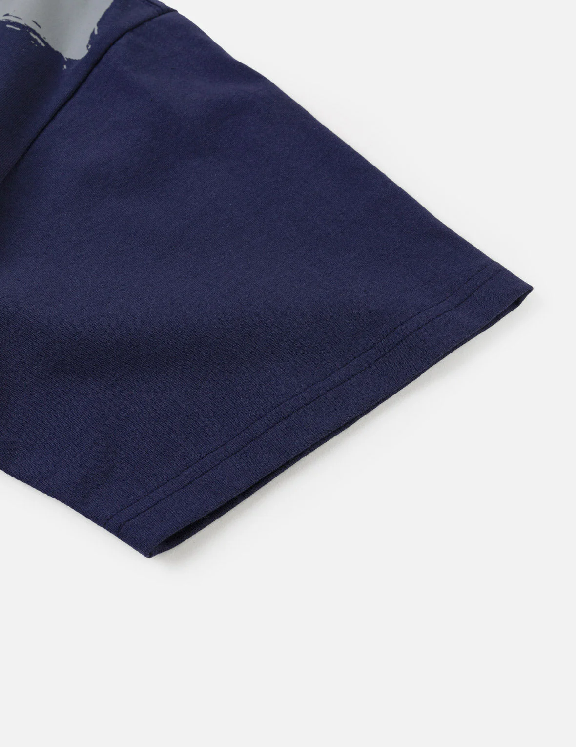 EVISU Brushstroke Cross-shoulder Logo T-Shirt - Image 19