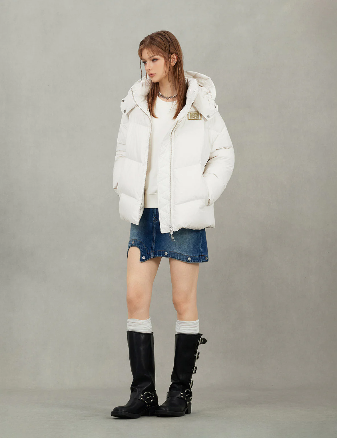 Gold-Thread Cat Appliqué Fashion Fit Down Jacket with Detachable Hood - Image 5