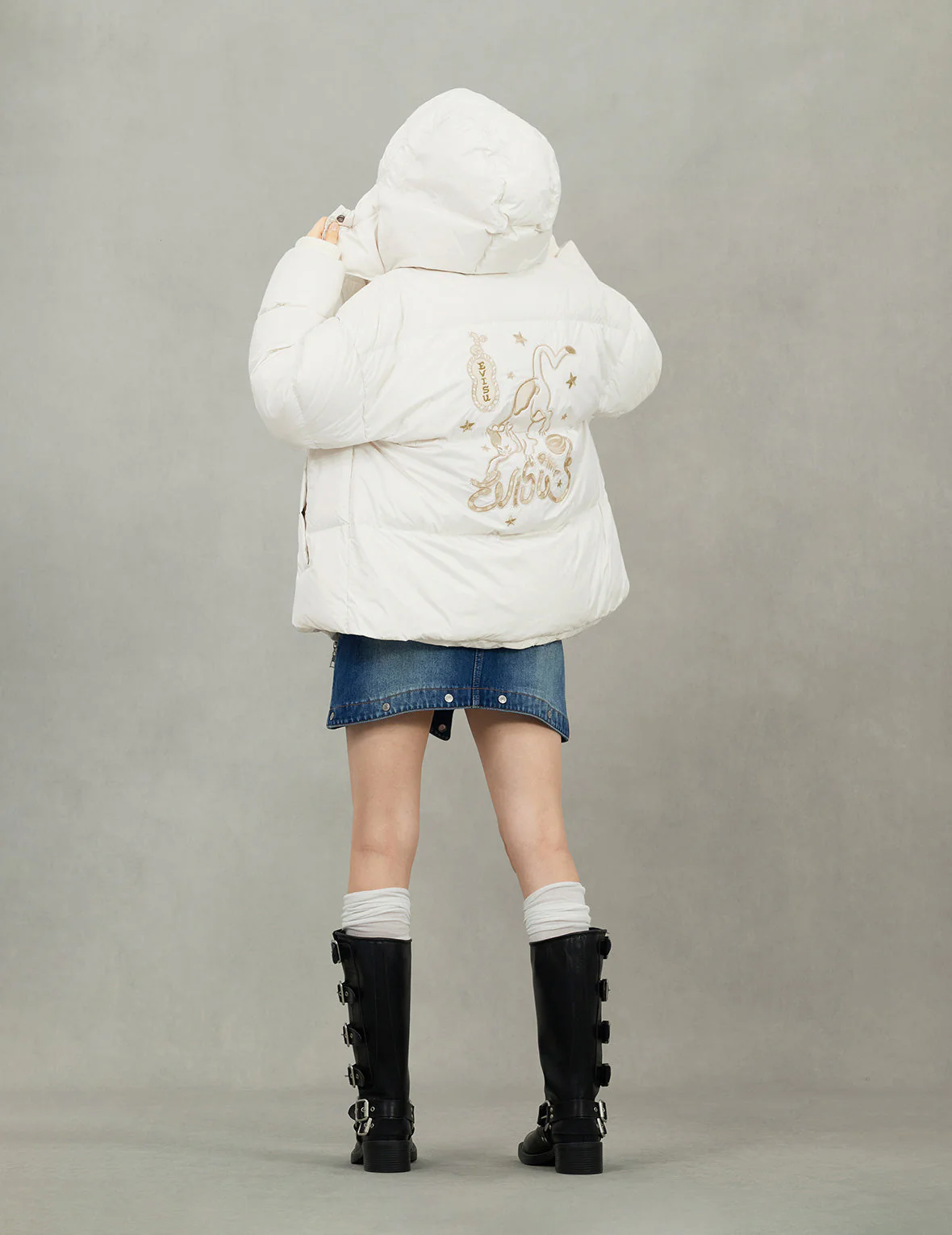 Gold-Thread Cat Appliqué Fashion Fit Down Jacket with Detachable Hood - Image 6