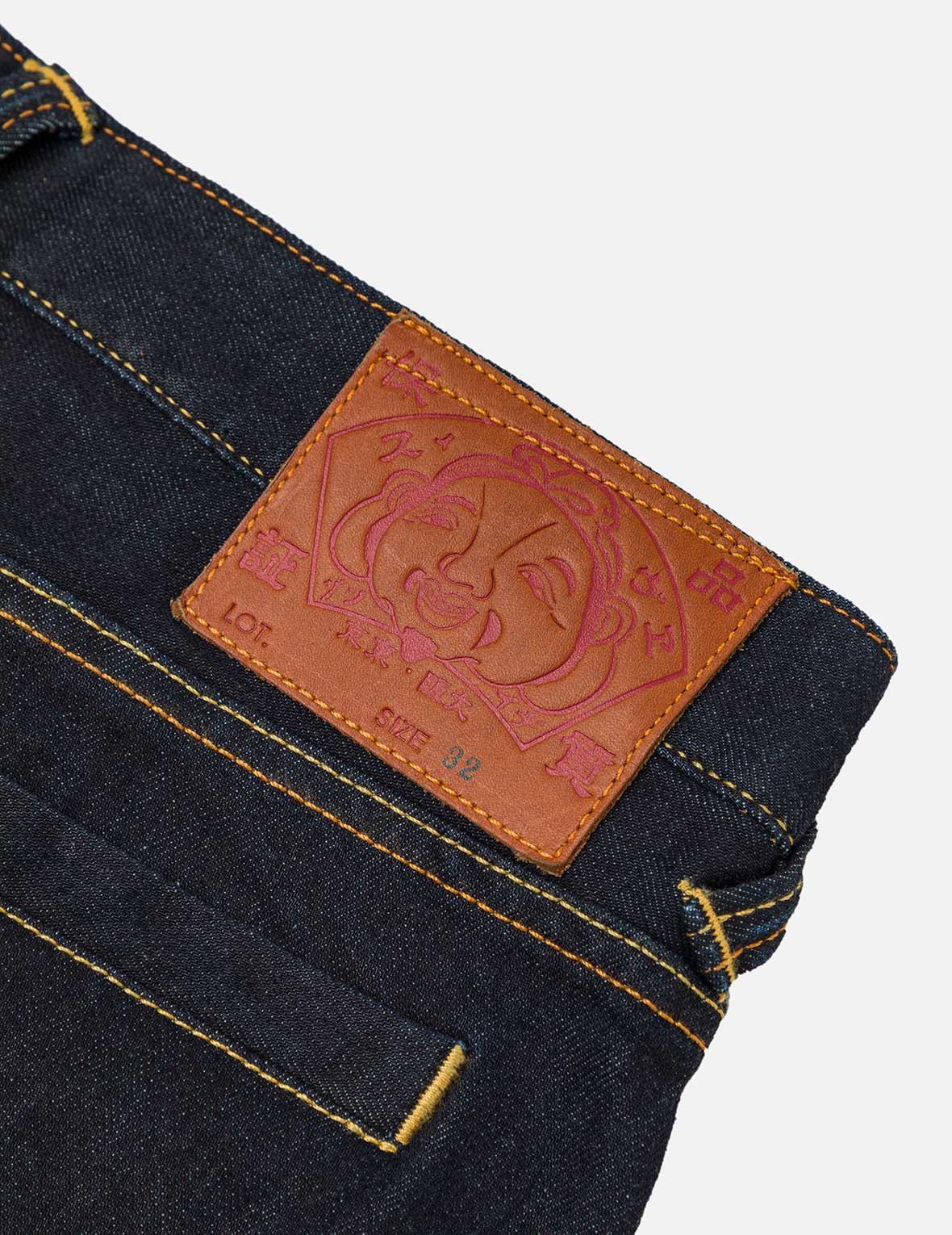 Graffiti Daicock Print Regular Fit Denim Shorts - Image 11