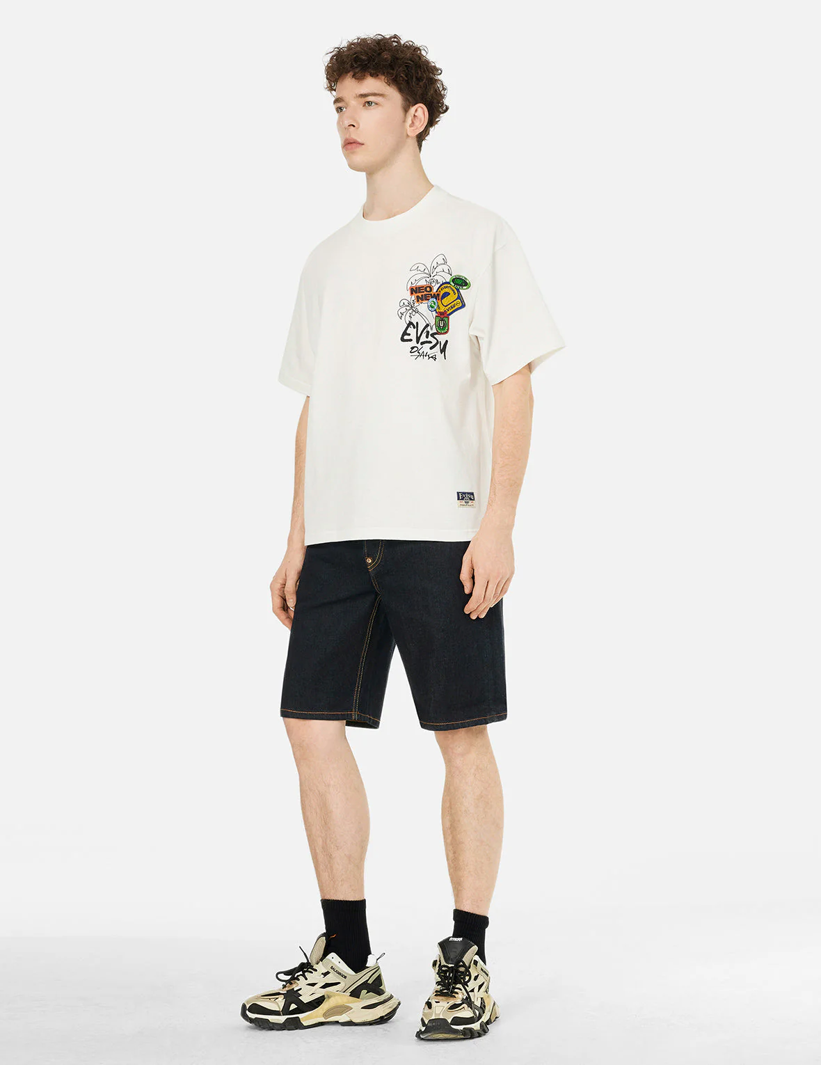 Graffiti Daicock Print Regular Fit Denim Shorts - Image 3