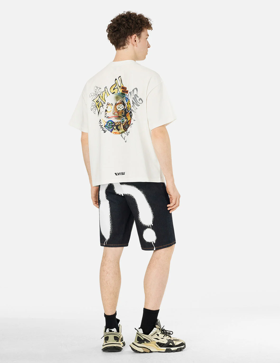 Graffiti Daicock Print Regular Fit Denim Shorts - Image 4