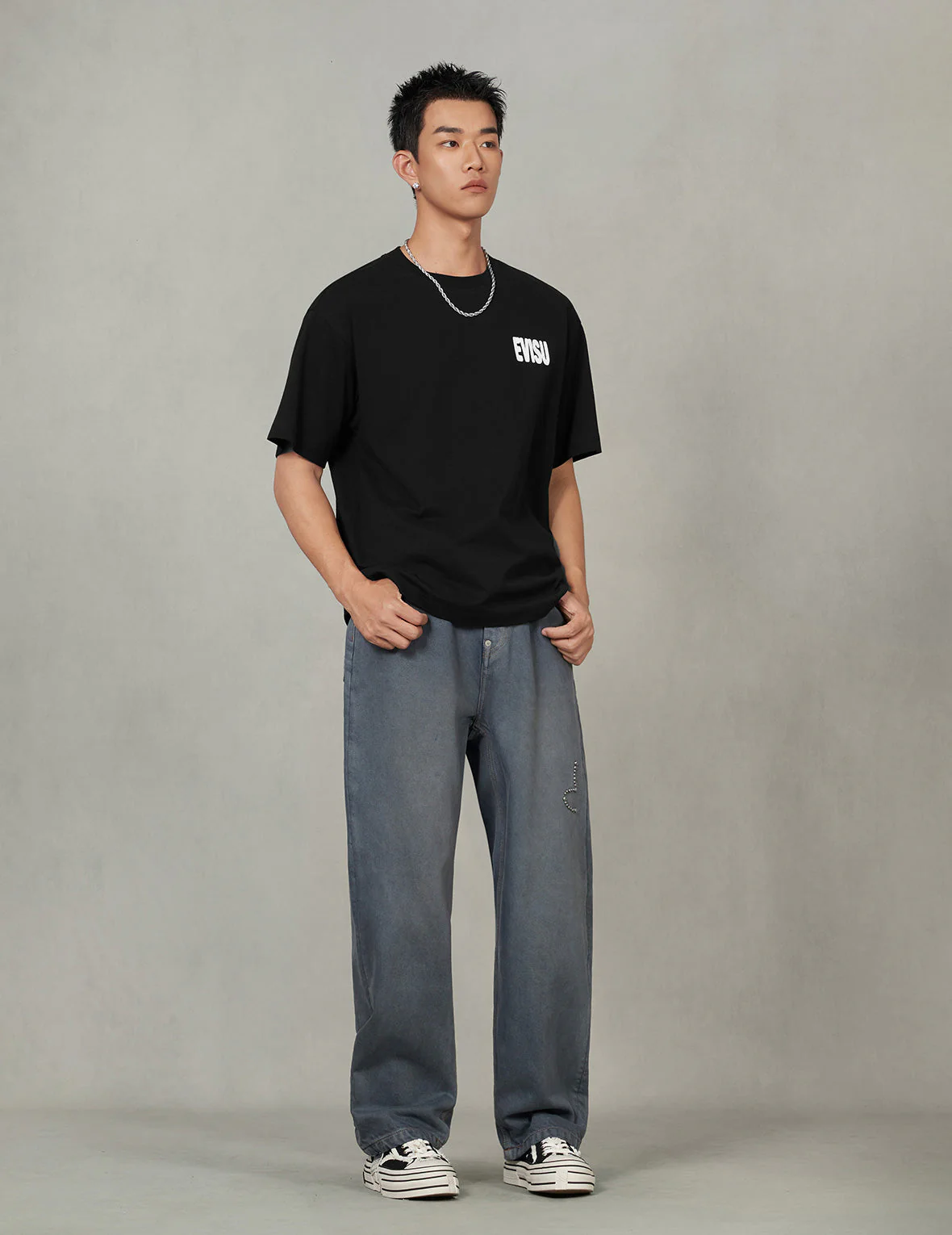 Graffiti-style Daicock Print Relax Fit T-shirt - Image 9