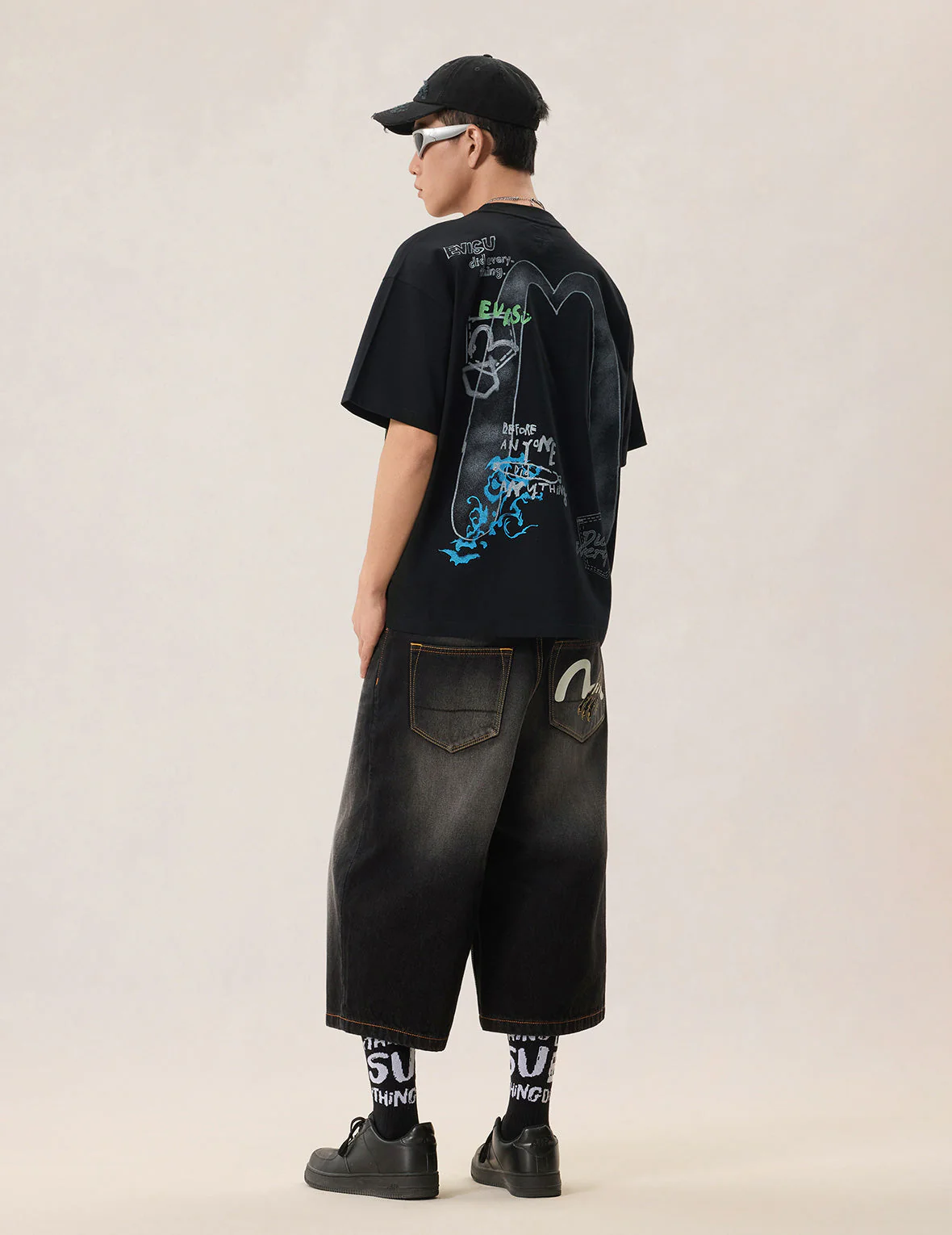 Hand-drawn Daicock and Multi-pocket Graffiti T-shirt - Image 11