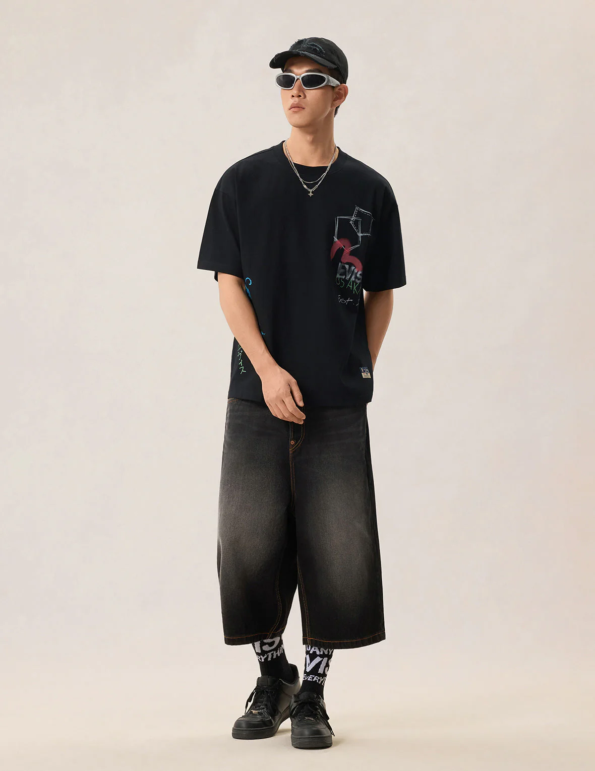 Hand-drawn Daicock and Multi-pocket Graffiti T-shirt - Image 9
