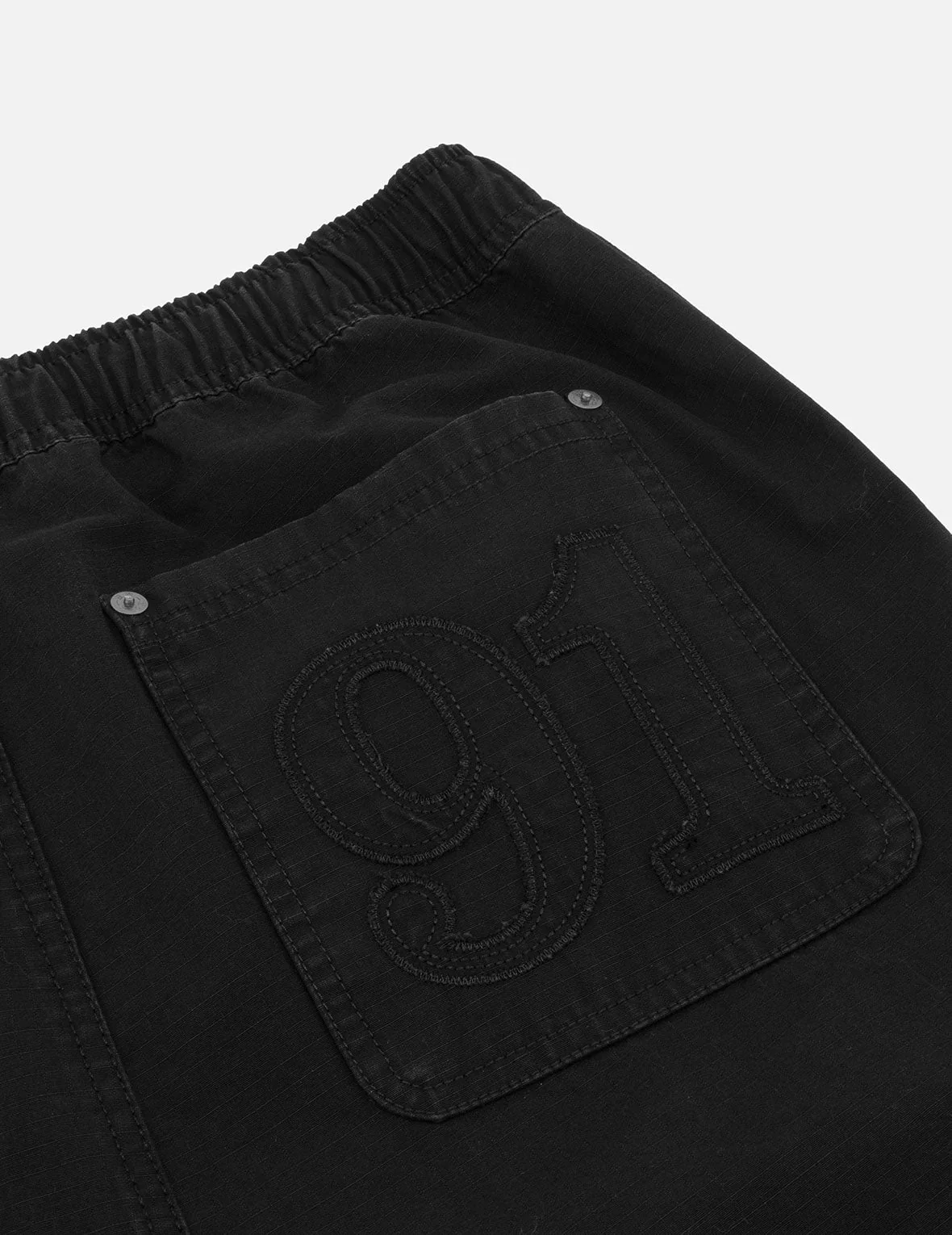 Kamon and "91" Appliqué Embroidery Regular Fit Cargo Shorts - Image 12
