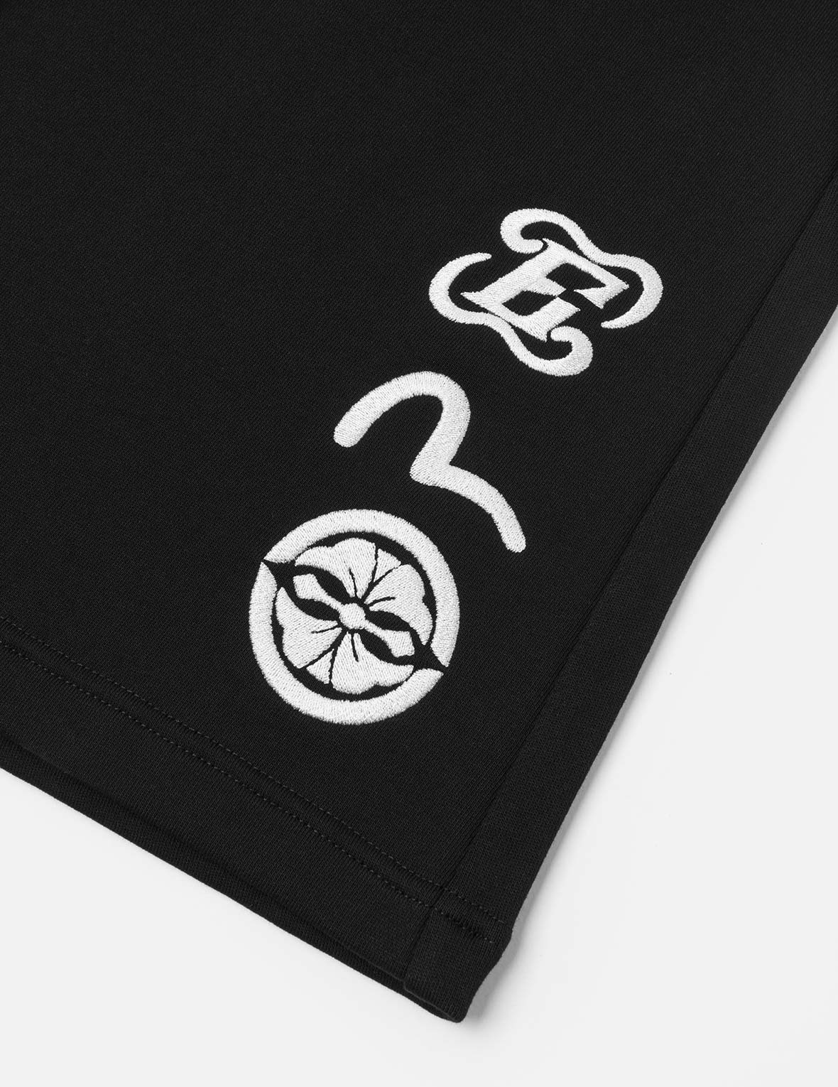 Kamon and Seagull Embroidery Fashion Fit Sweatshorts - Image 5