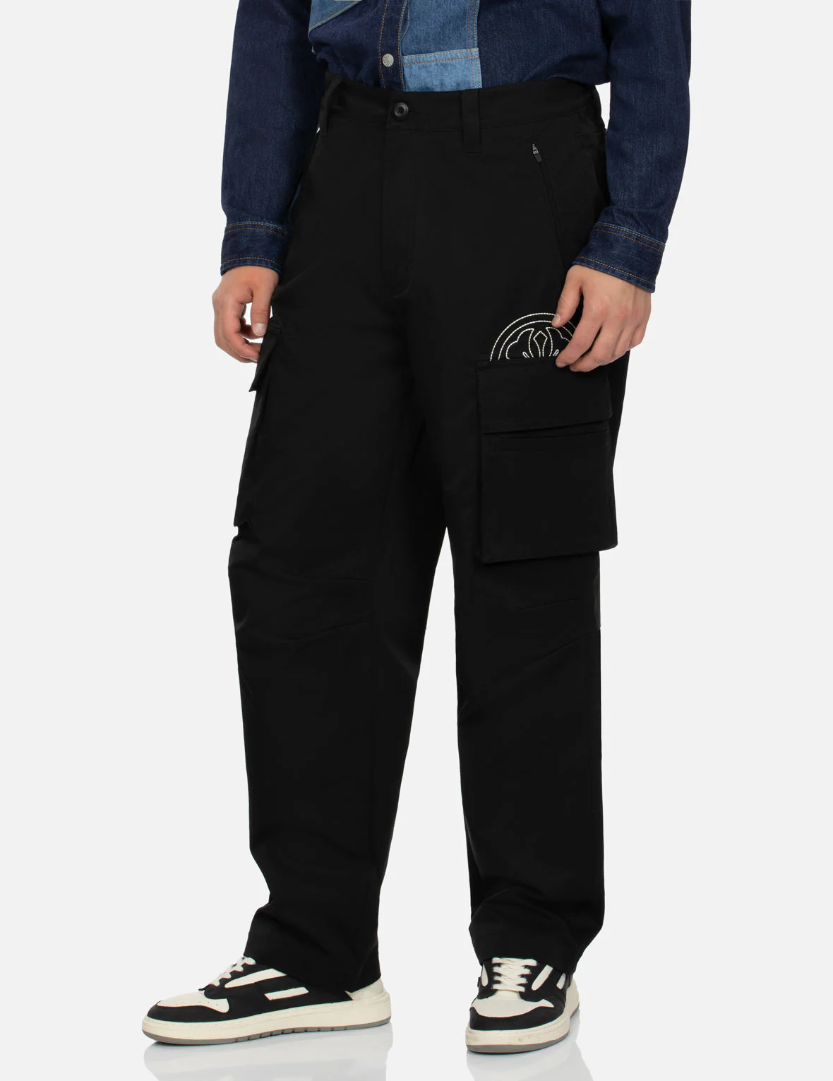 Kamon and Seagull Embroidery Loose Fit Cargo Pants - Image 14