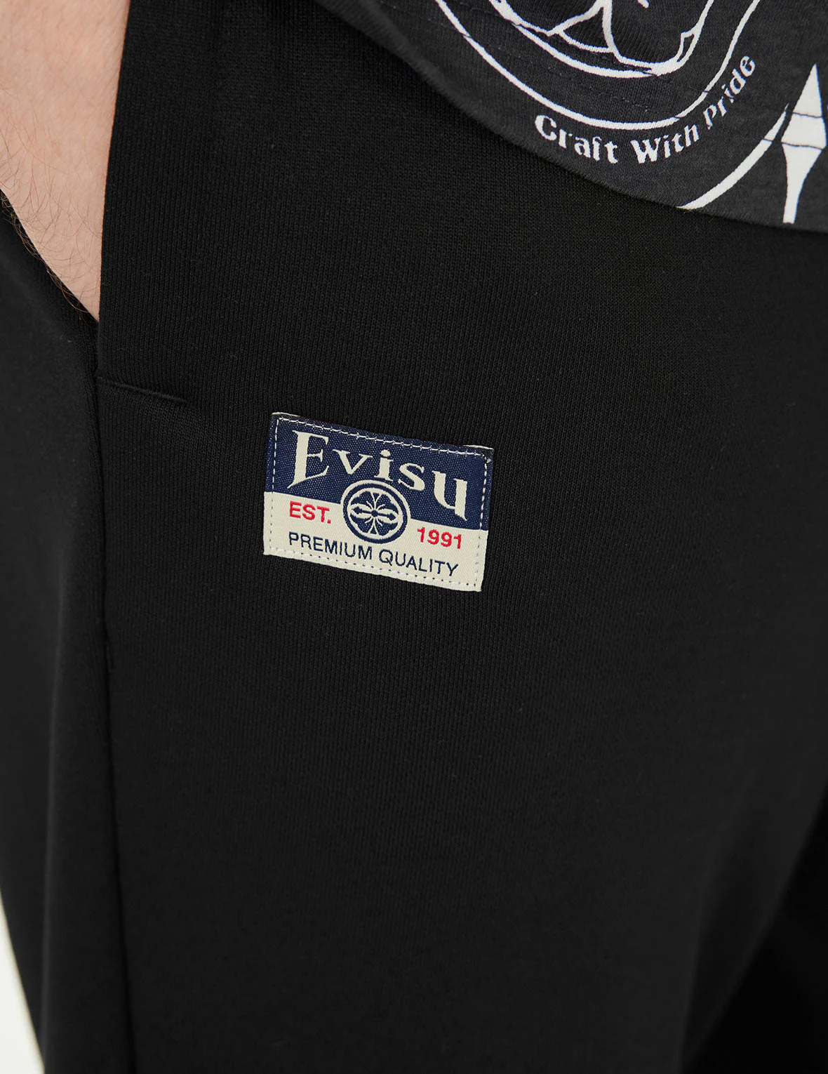 Kamon Embroidery and Logo Brocade Appliqué Regular Fit Sweatpants - Image 16