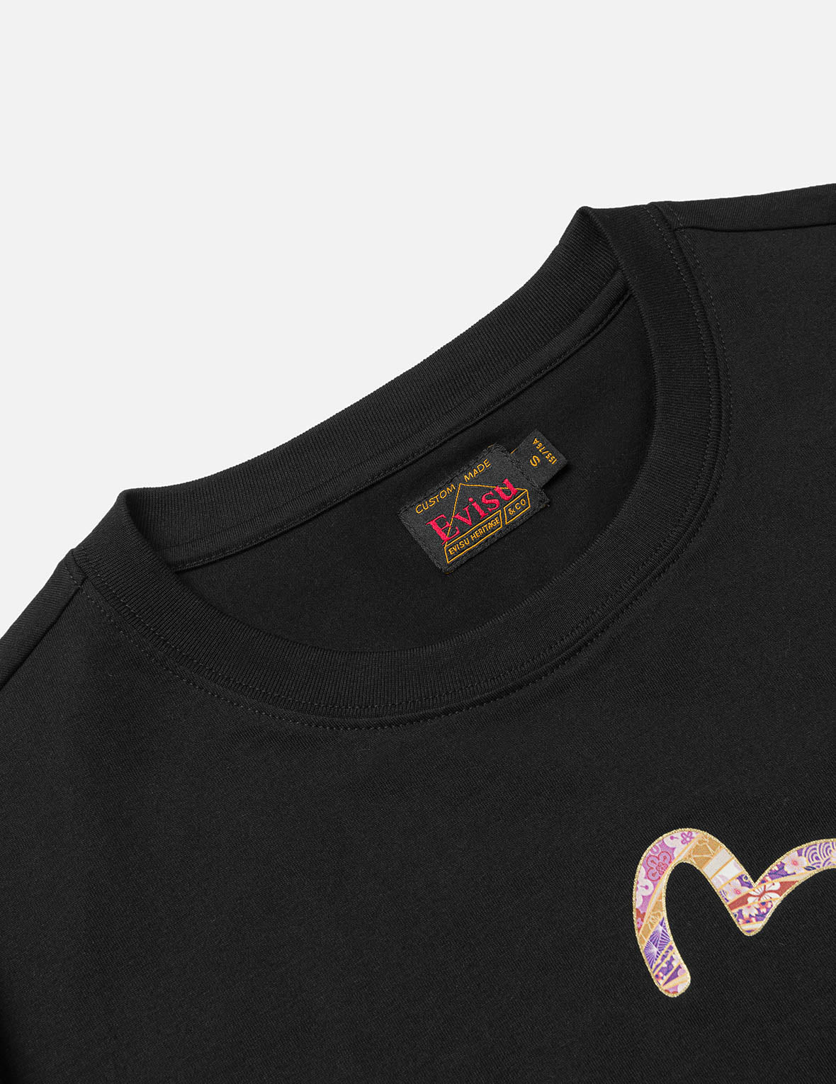 Magnolia and Knots Daicock Print Boyfriend T-shirt - Image 15