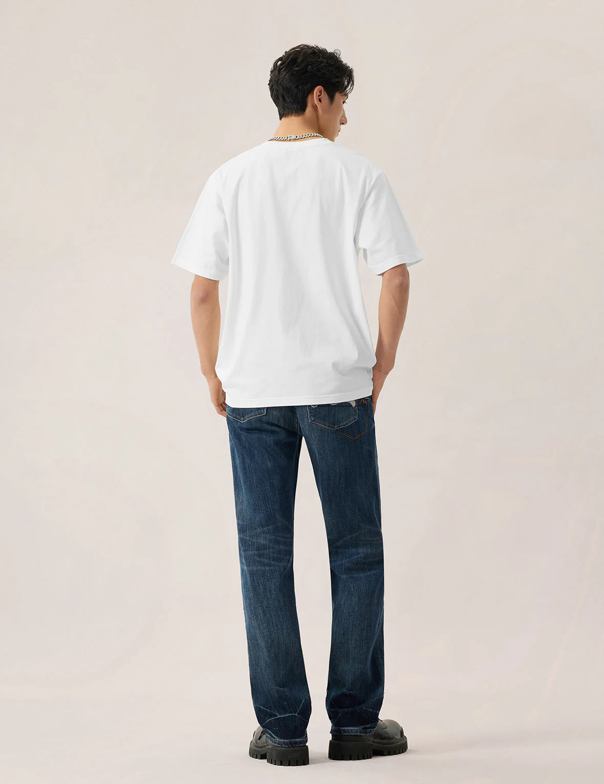 Monochrome Seagull Embroidery T-shirt - Image 12